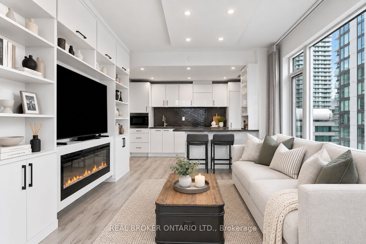 21 Widmer Street 2002, Toronto, ON M5V 0B8 photo 3