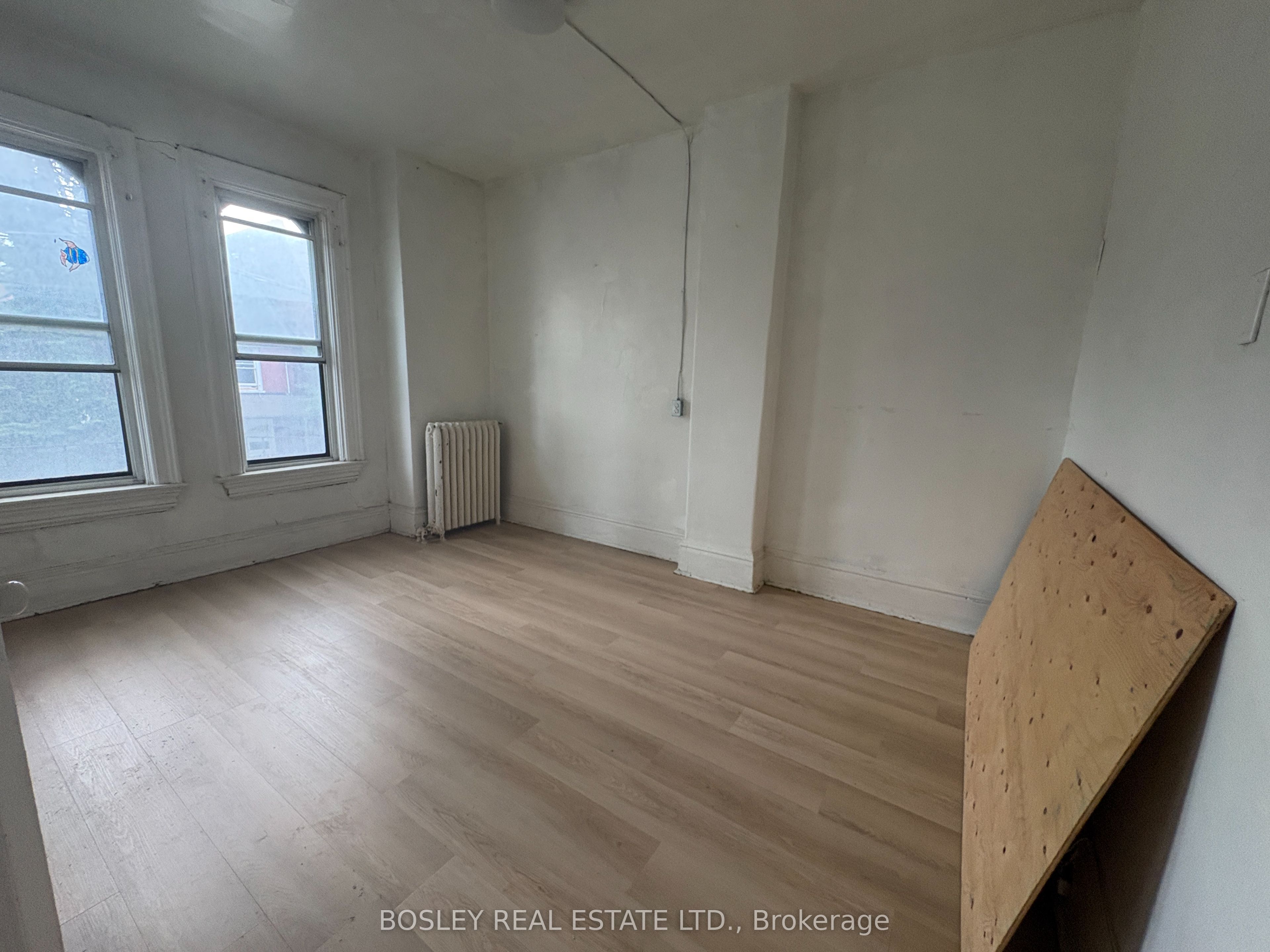 14 D'Arcy Street Upper, Toronto, ON M5T 1J7 photo 5
