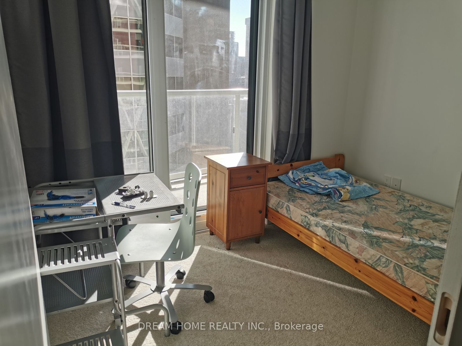 230 Simcoe Street 1226, Toronto, ON M5T 1T4 photo 2