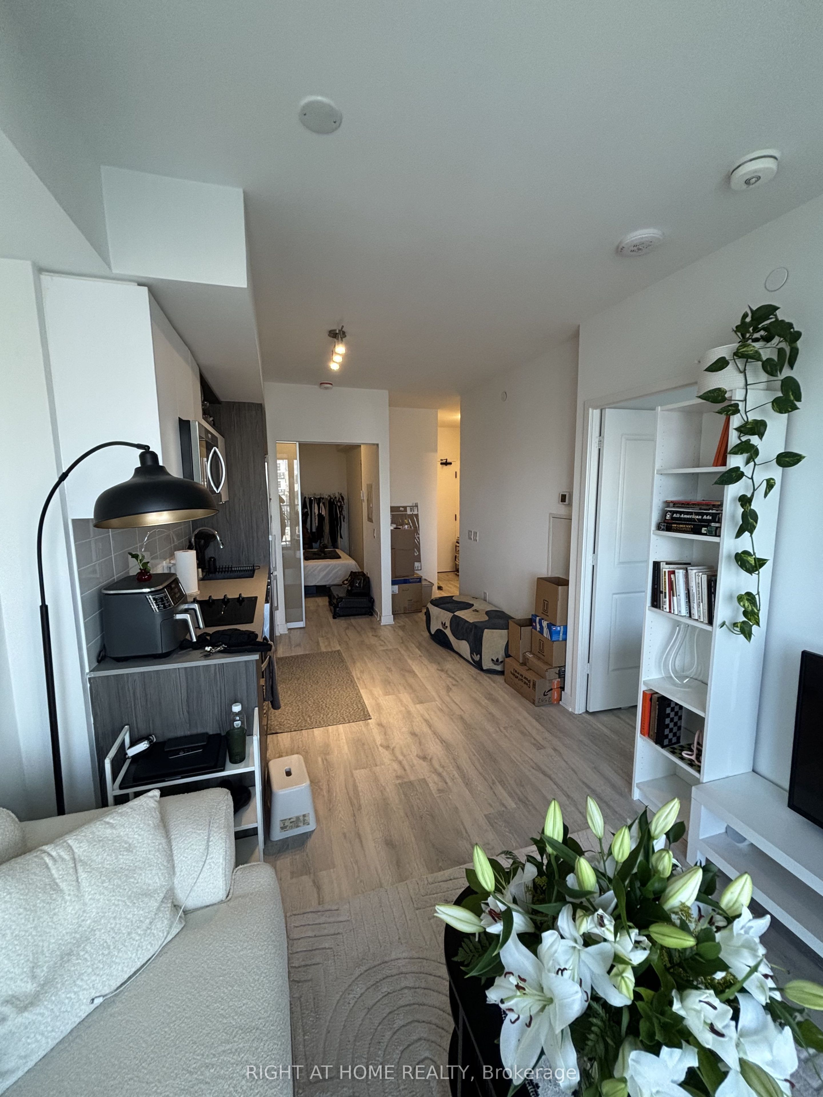 100 Dalhousie Street E 2502, Toronto, ON M5B 0C7 photo 4