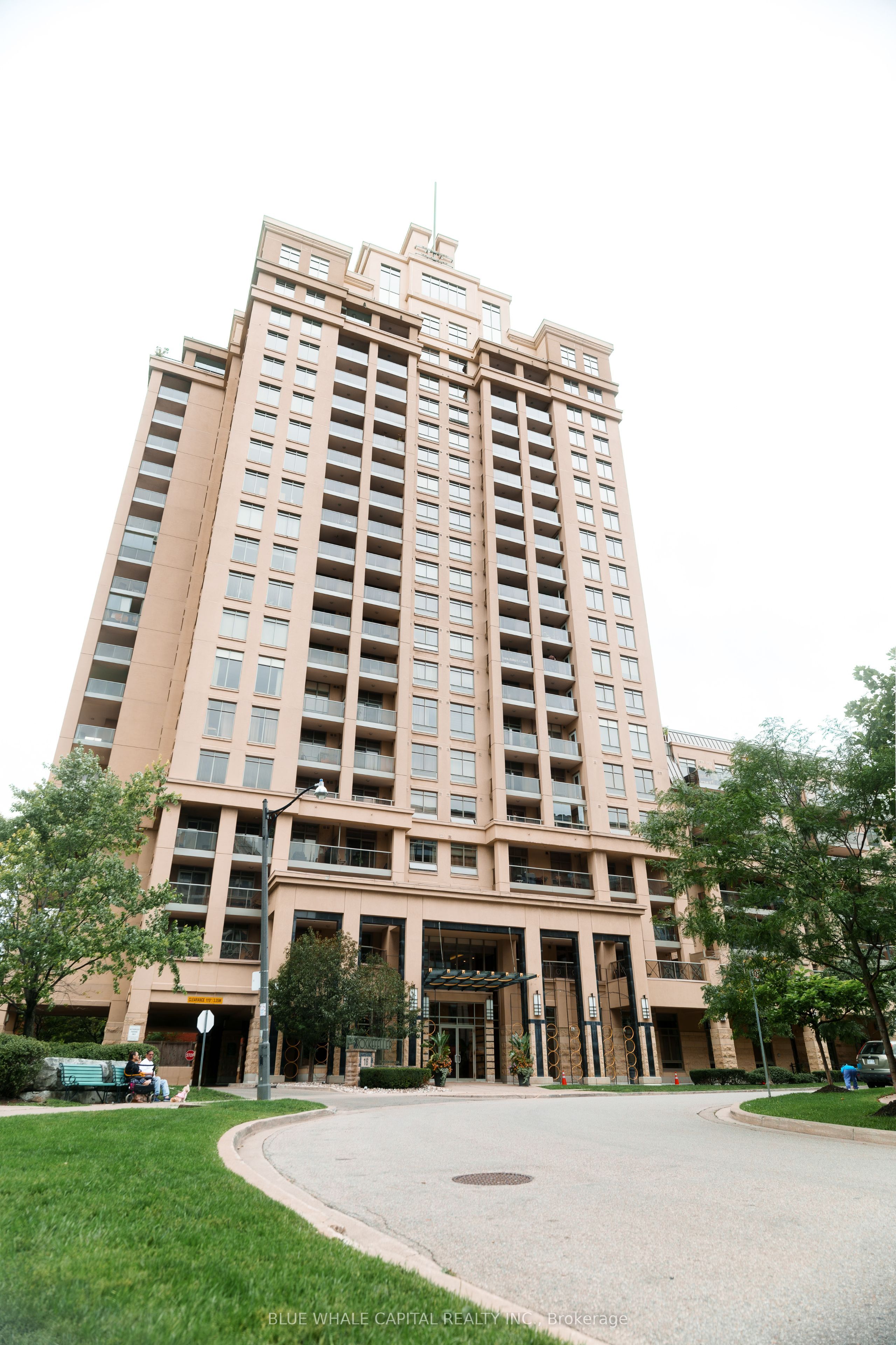 18 Kenaston Gardens 1707, Toronto, ON M2K 3C7