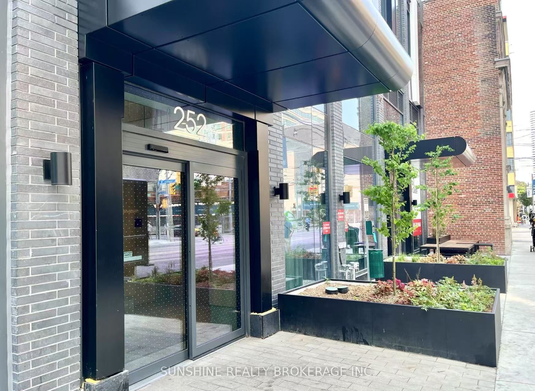 252 E Church Street E 2101, Toronto, ON M5B 0E6 photo 2