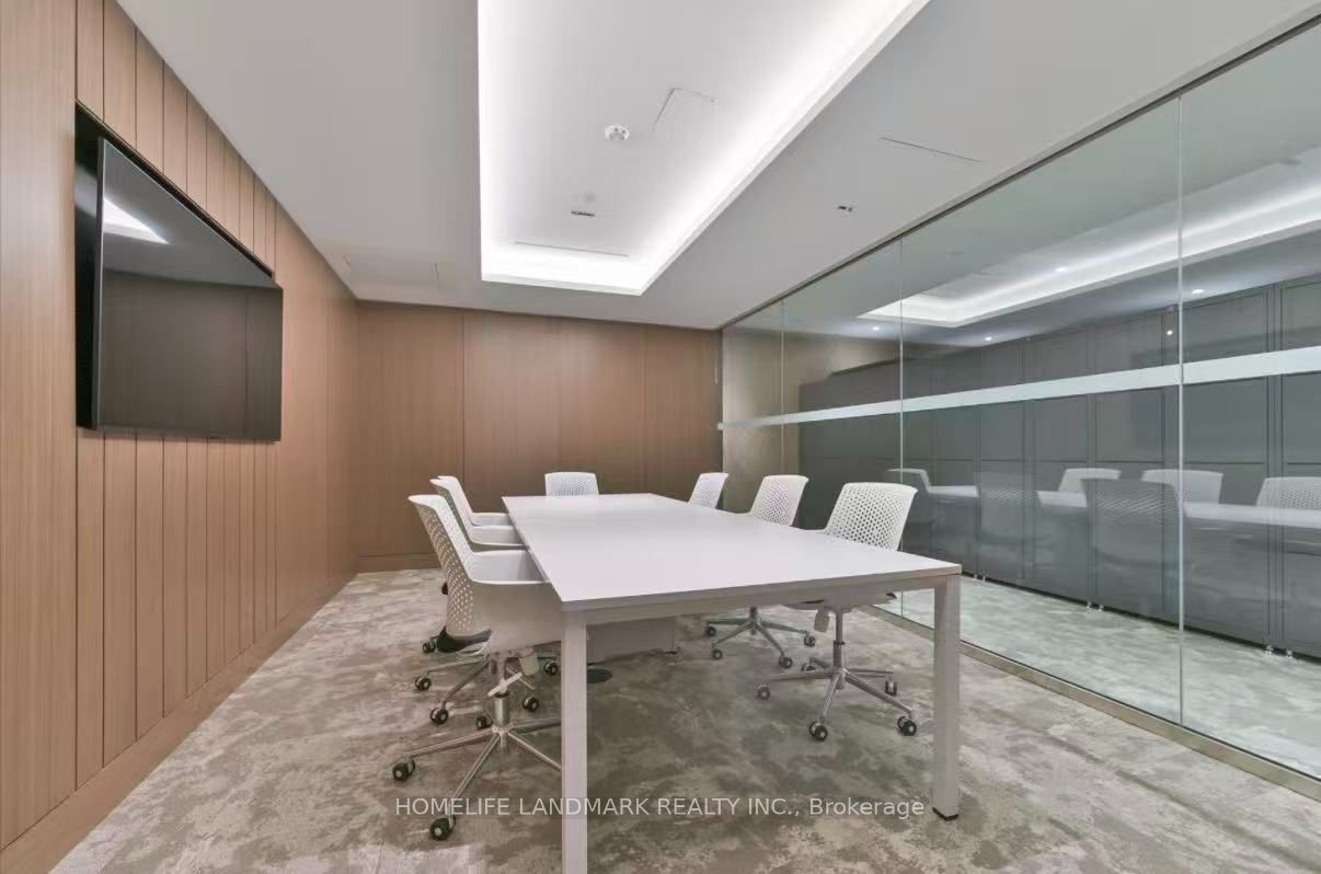 1 Concord City Place Way, Toronto, ON M5V 0X3 photo 3