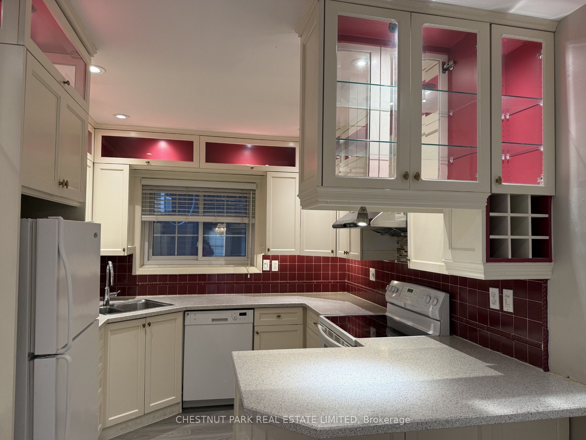889 Avenue Road Main, Toronto, ON M5P 2K7 photo 5