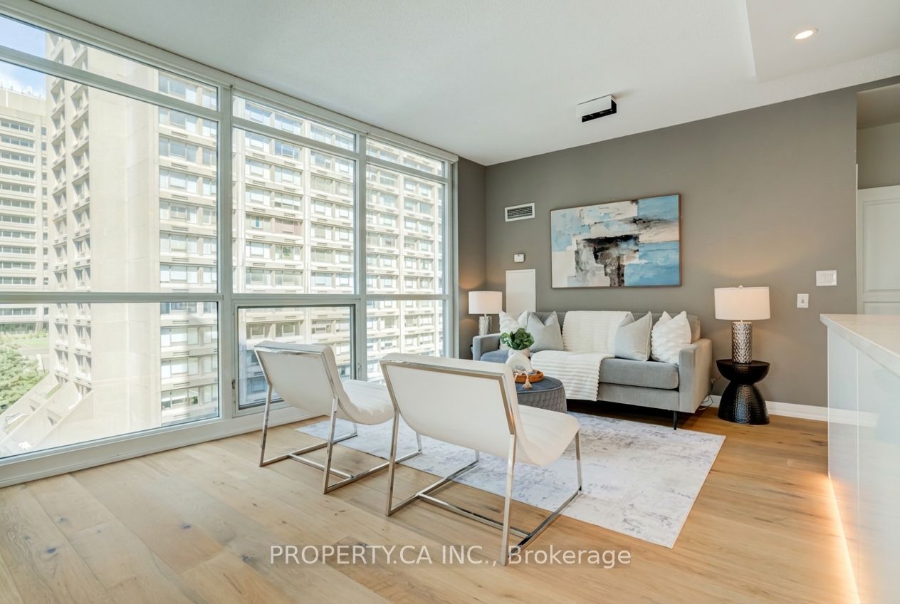 1121 Bay Street 904, Toronto, ON M5S 3L9 photo 2