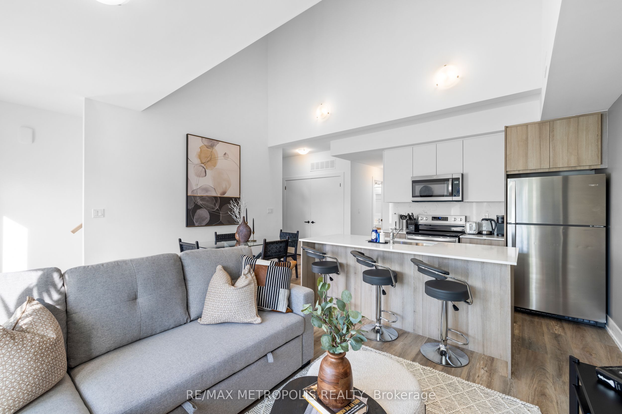 449 Lansdowne Avenue, Toronto, ON M6H 3Y2 photo 4