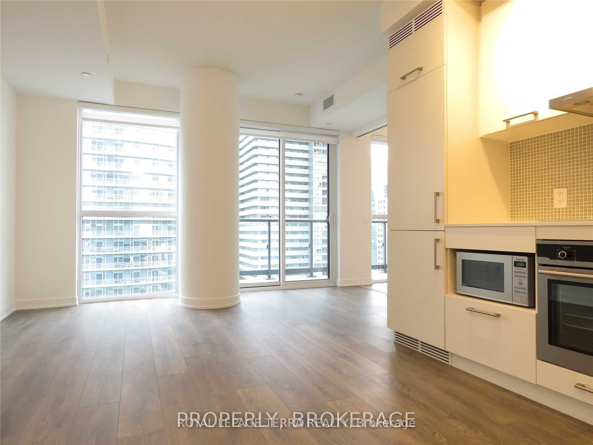 87 Peter Street 4212, Toronto, ON M5V 0P1 photo 3