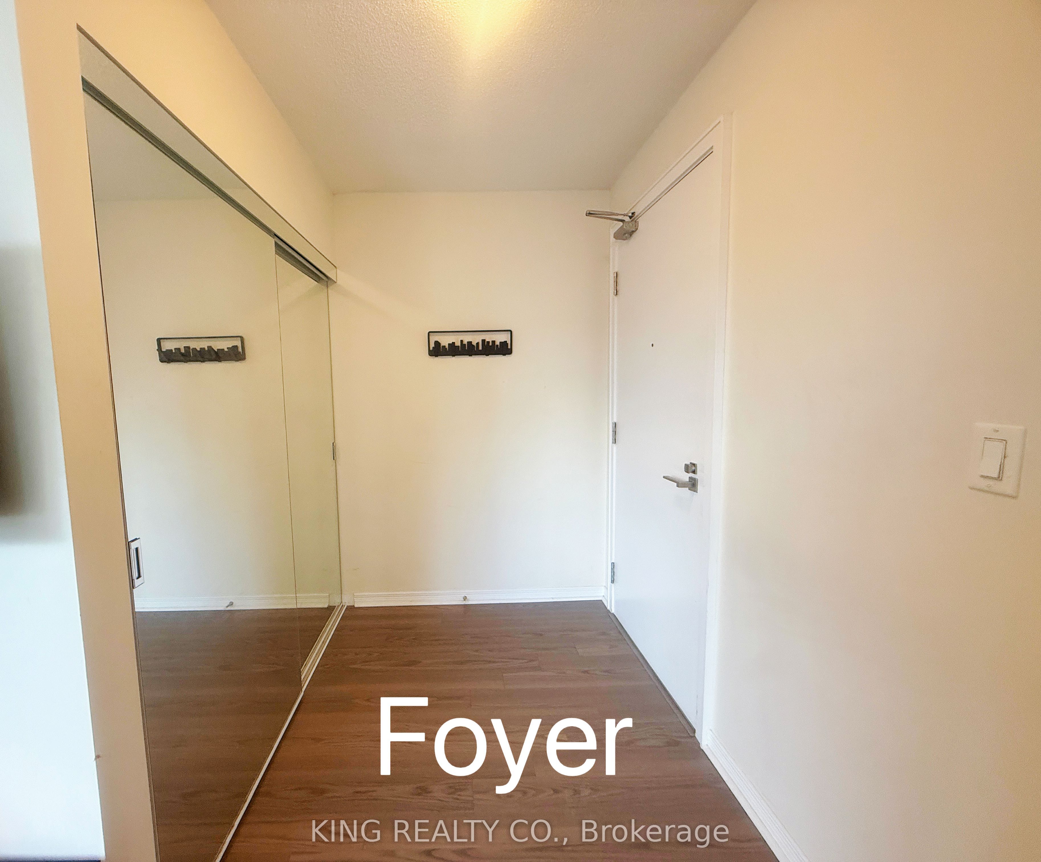352 Front Street W 210, Toronto, ON M5V 0K3 photo 4
