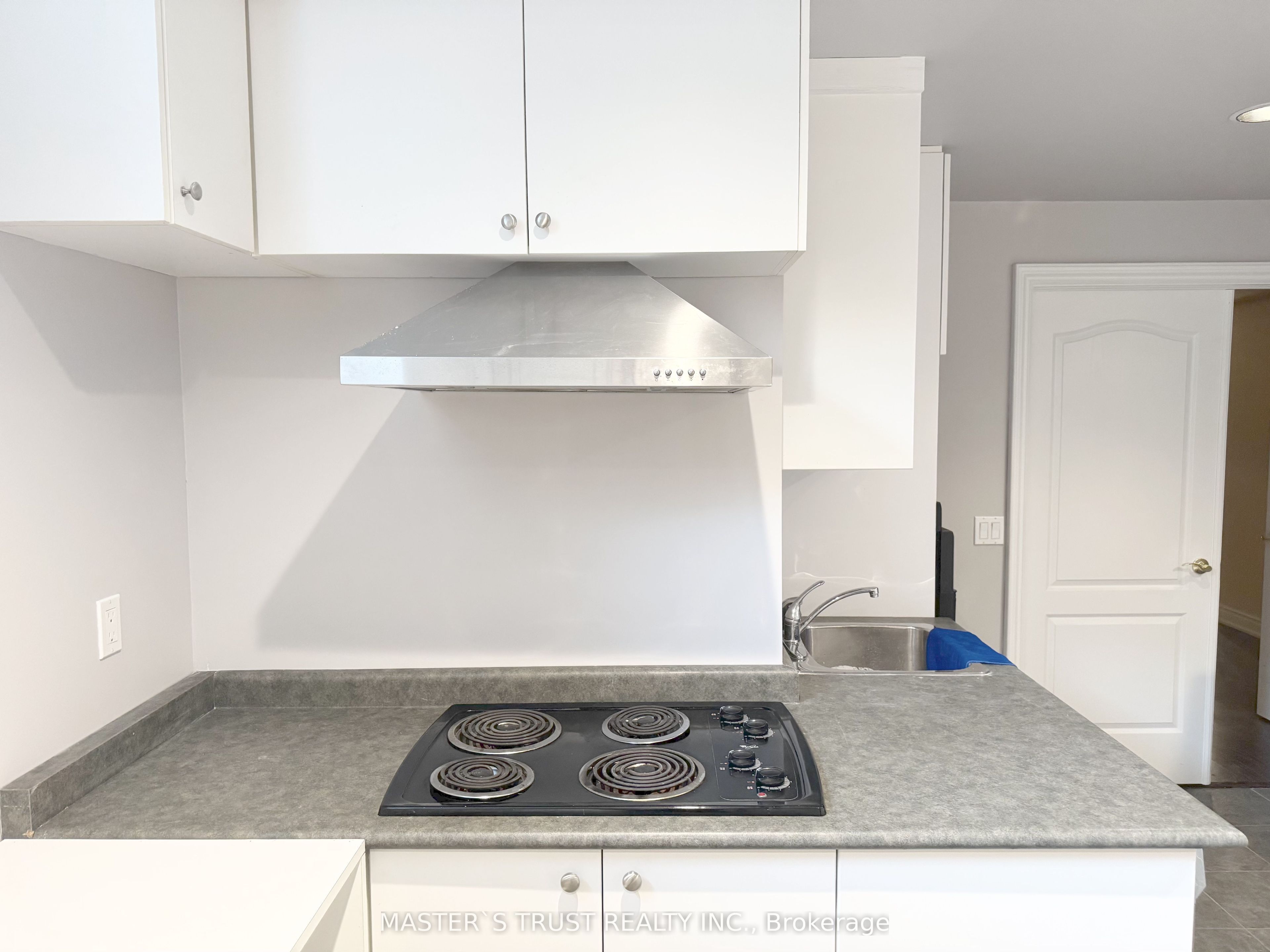 6 Cadmus Road, Toronto, ON M2M 2M4 photo 4