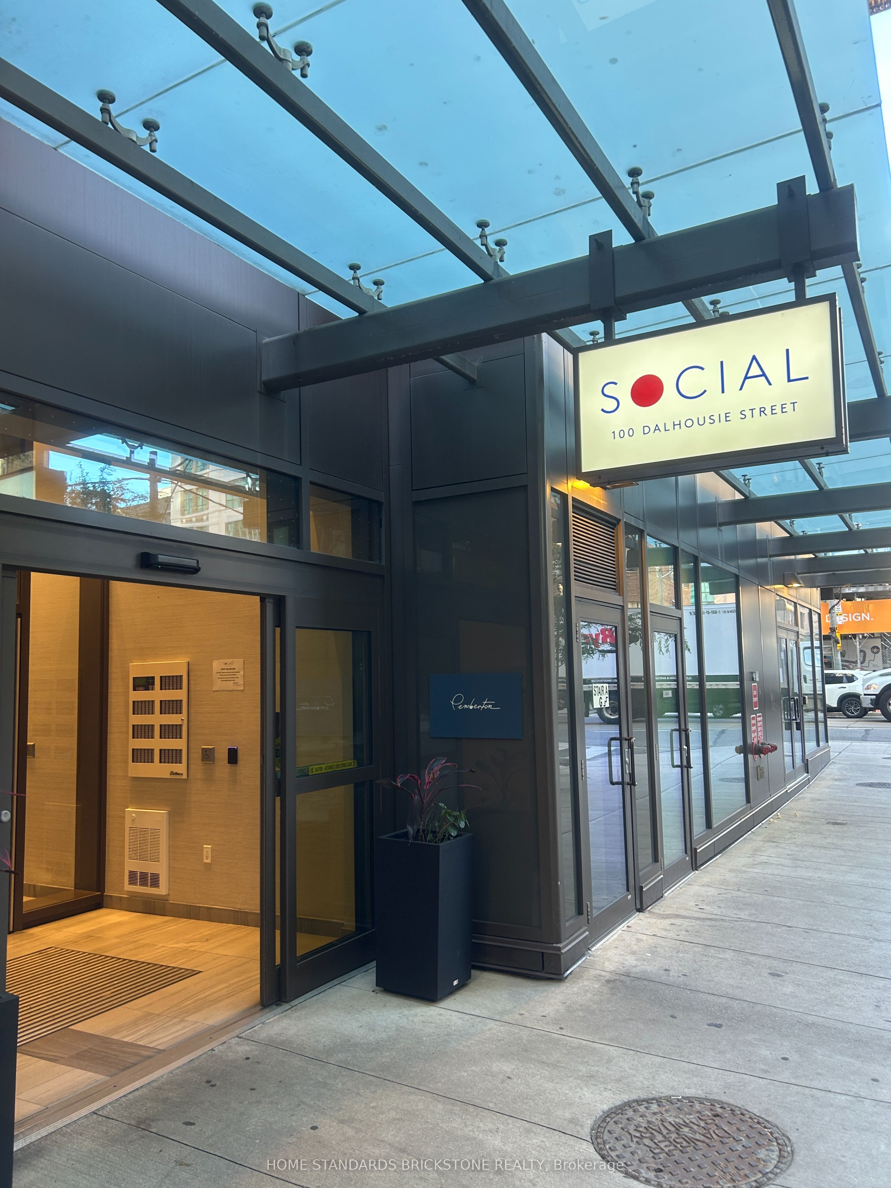 100 Dalhousie Street 5002, Toronto, ON M5B 0C7