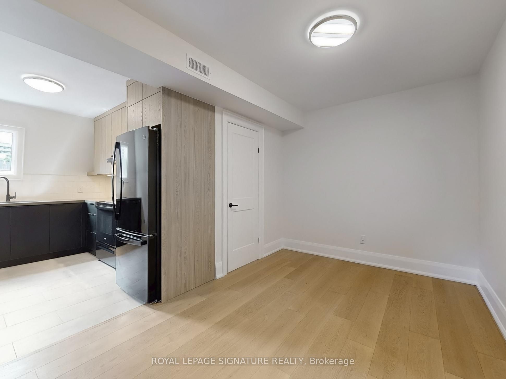 28 Beaconsfield Avenue 2, Toronto, ON M6J 3H9 photo 5
