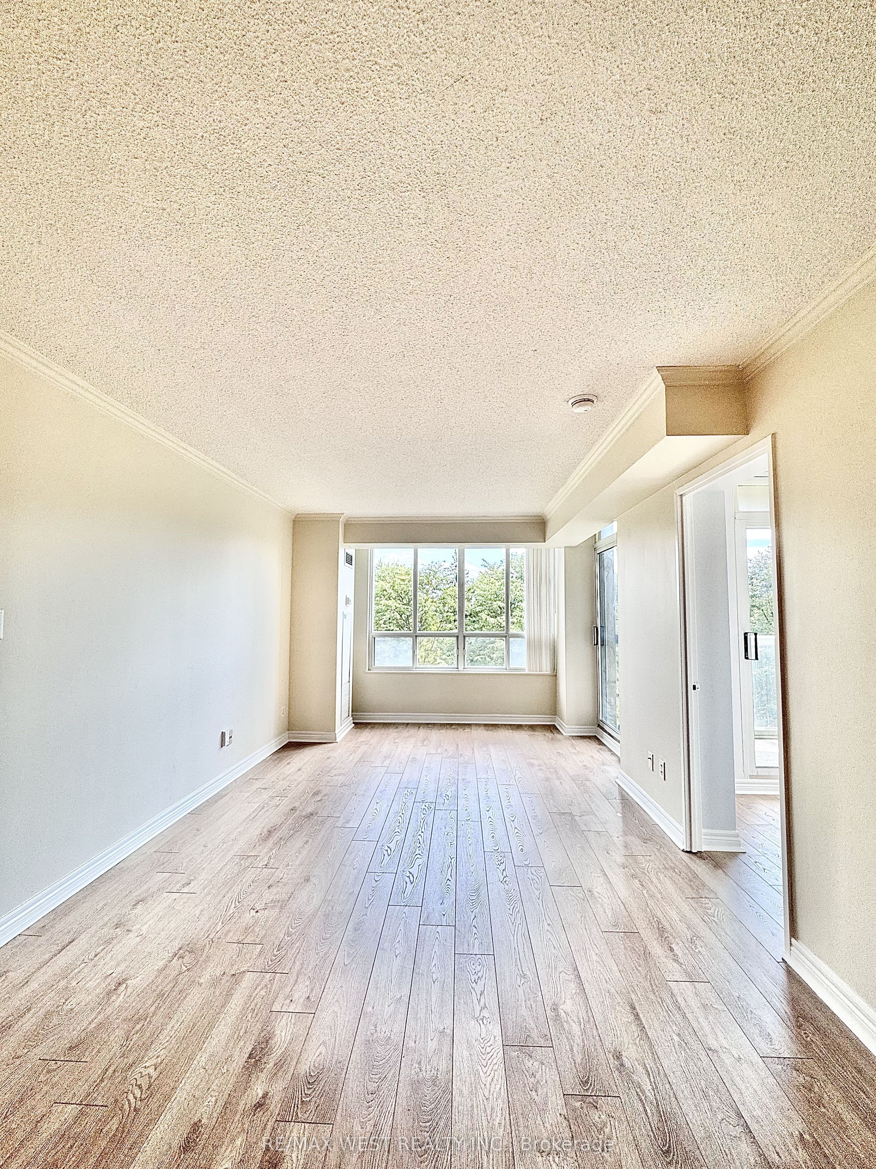 28 Empress Avenue 511, Toronto, ON M2N 6Z7