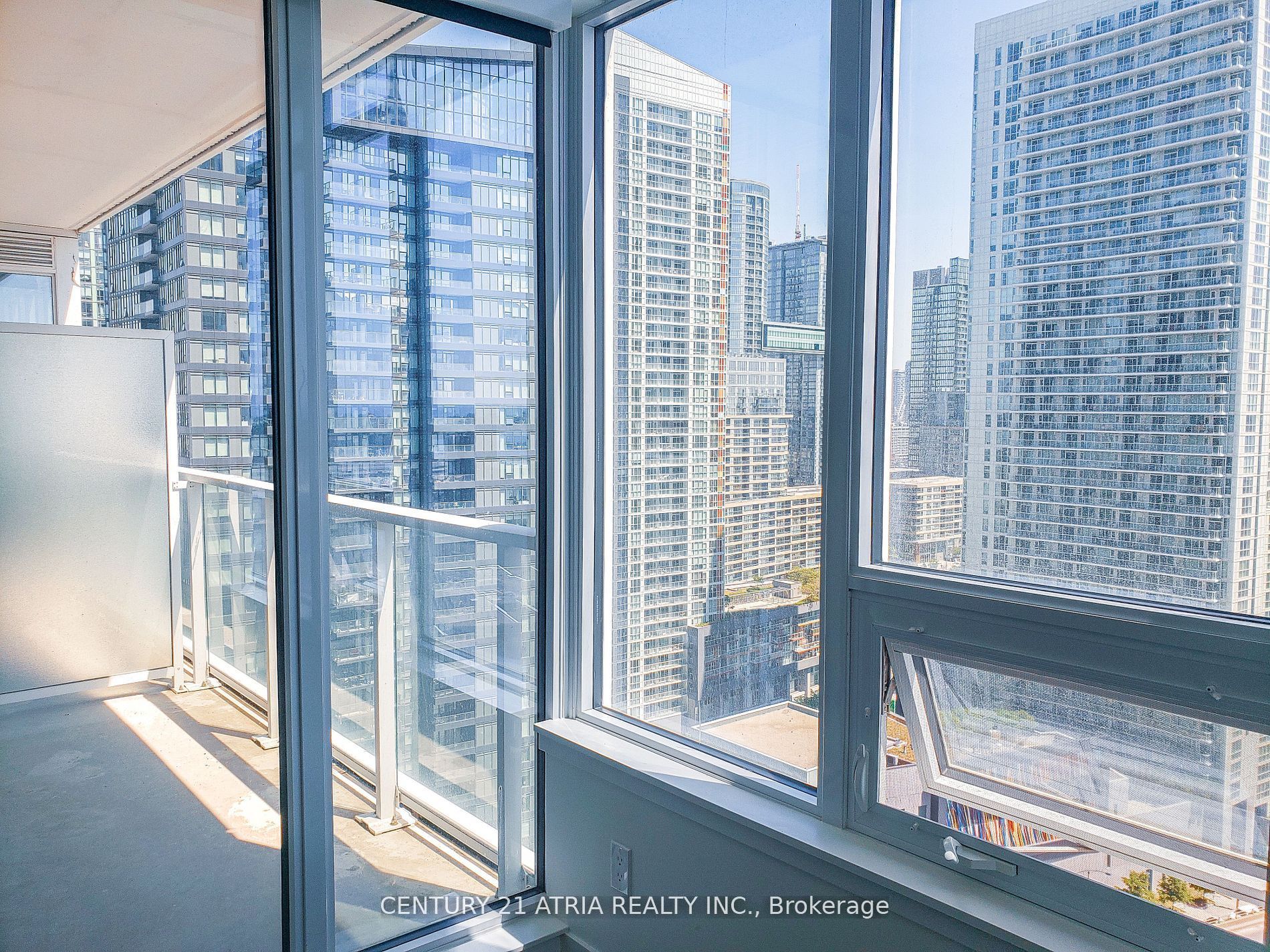 19 Bathurst Street 2610, Toronto, ON M5V 0N2 photo 4