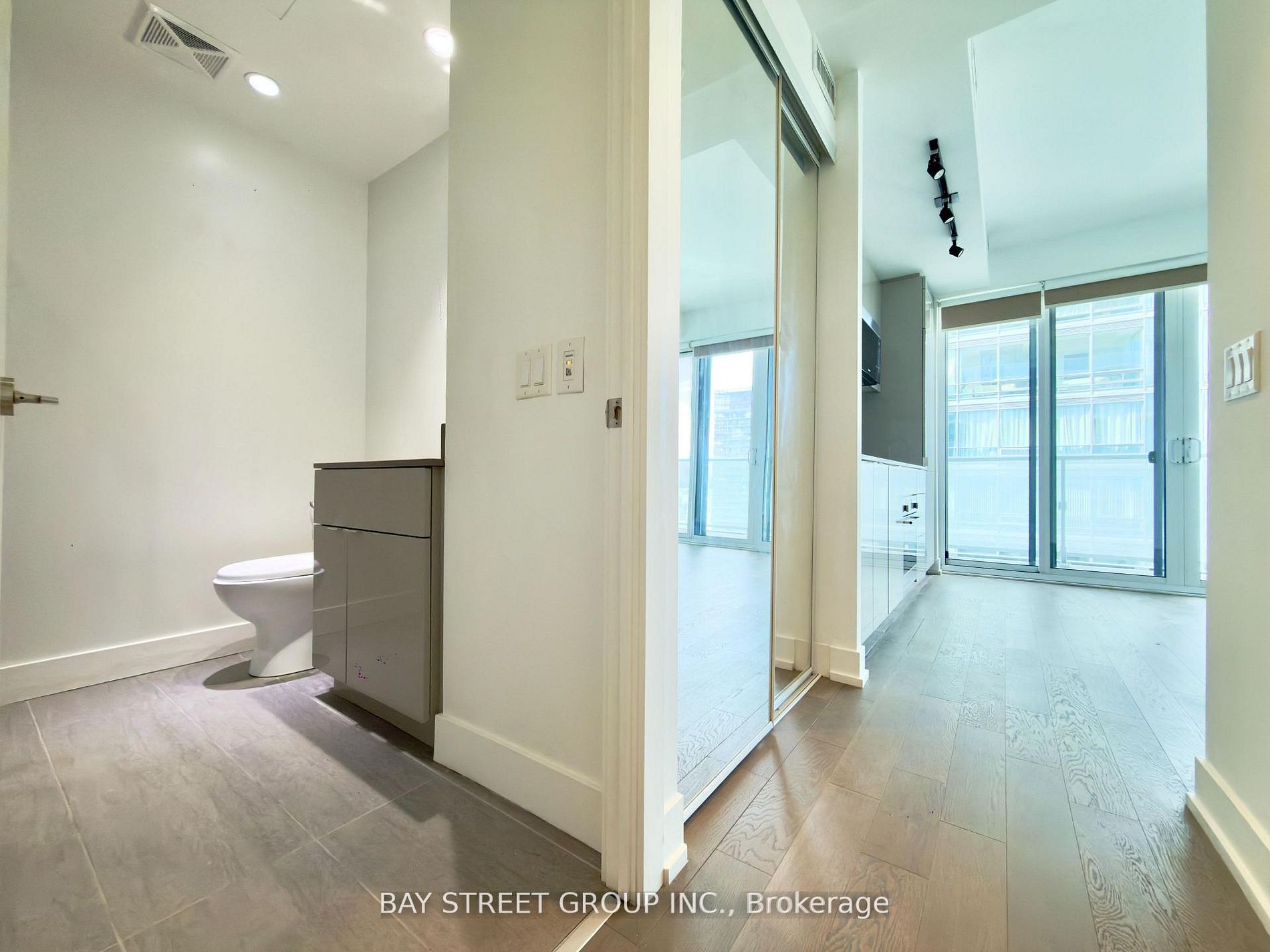 7 Grenville Street 4502, Toronto, ON M4Y 0E9 photo 3