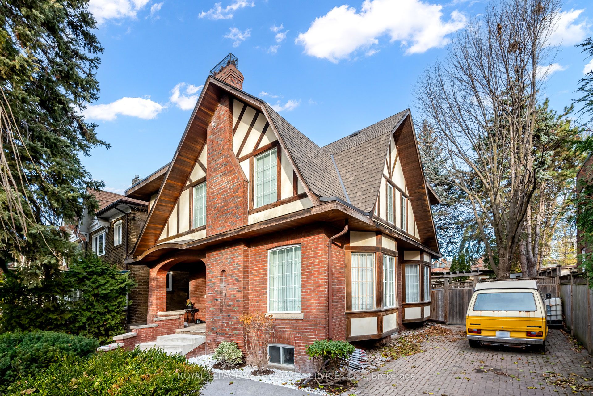 127 Rusholme Road E LOWER, Toronto, ON M6H 2Y6