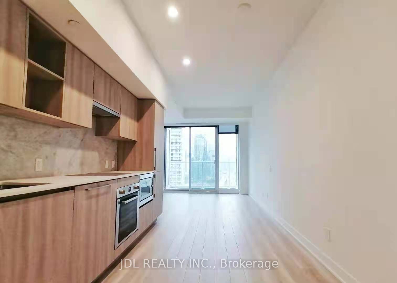 19 Bathurst Street 2806, Toronto, ON M5V 0N2