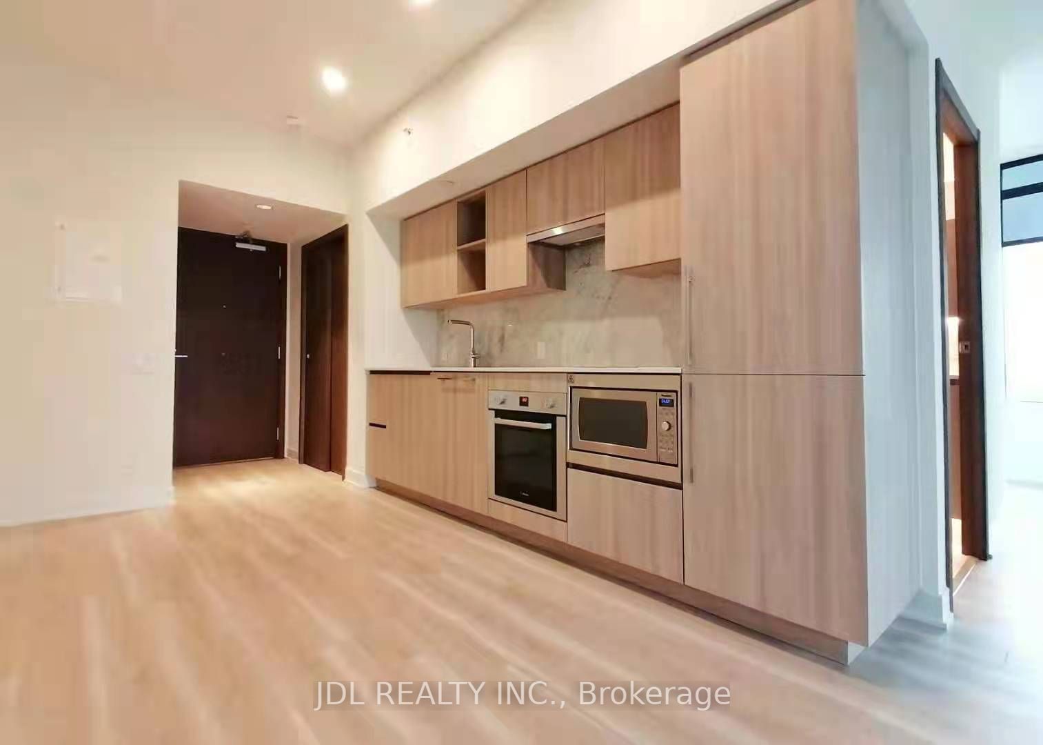 19 Bathurst Street 2806, Toronto, ON M5V 0N2 photo 2