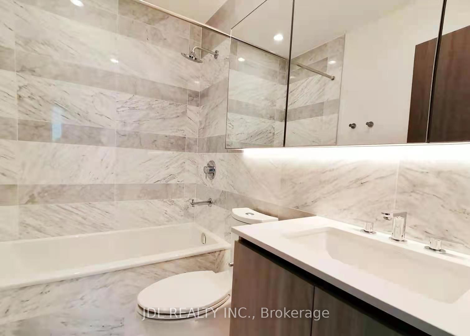 19 Bathurst Street 2806, Toronto, ON M5V 0N2 photo 3