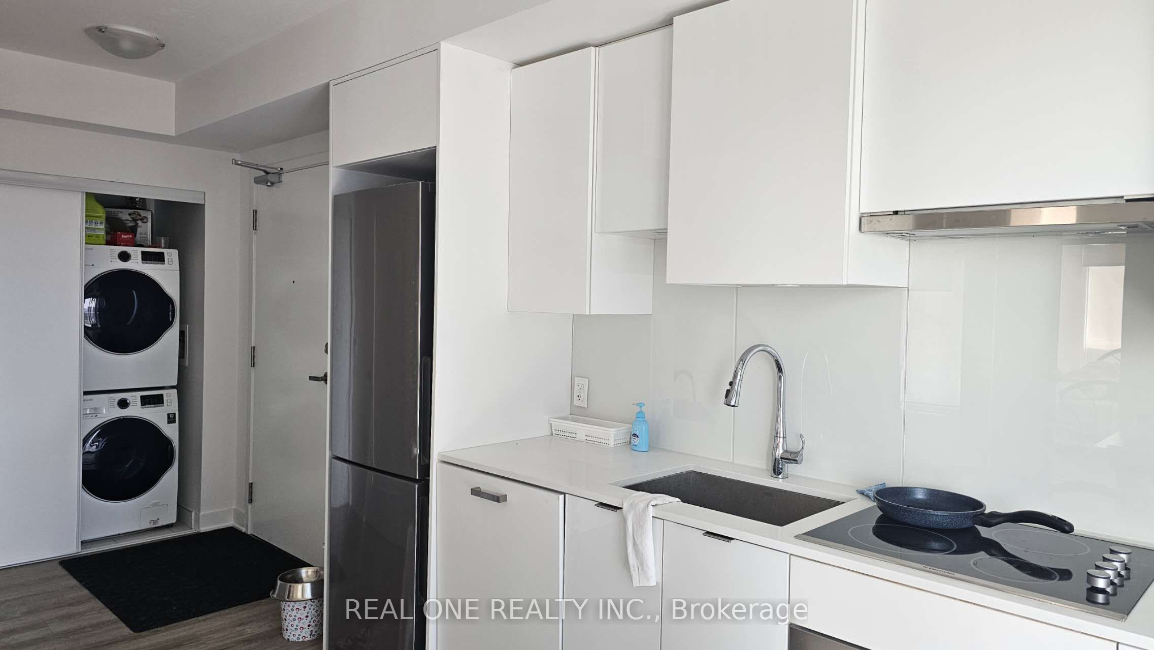 195 Redpath Avenue 1604, Toronto, ON M4P 0E4
