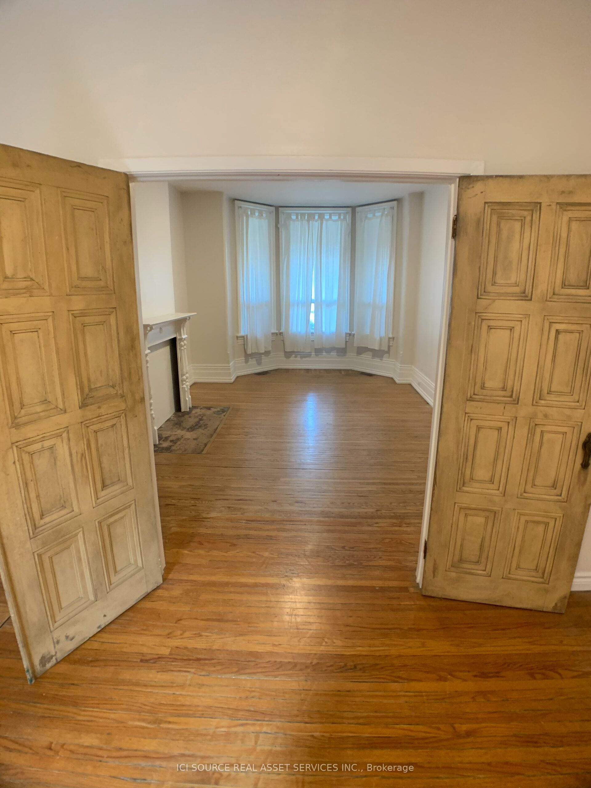 52 Grove Avenue Main Floor, Toronto, ON M6J 3B6 photo 5
