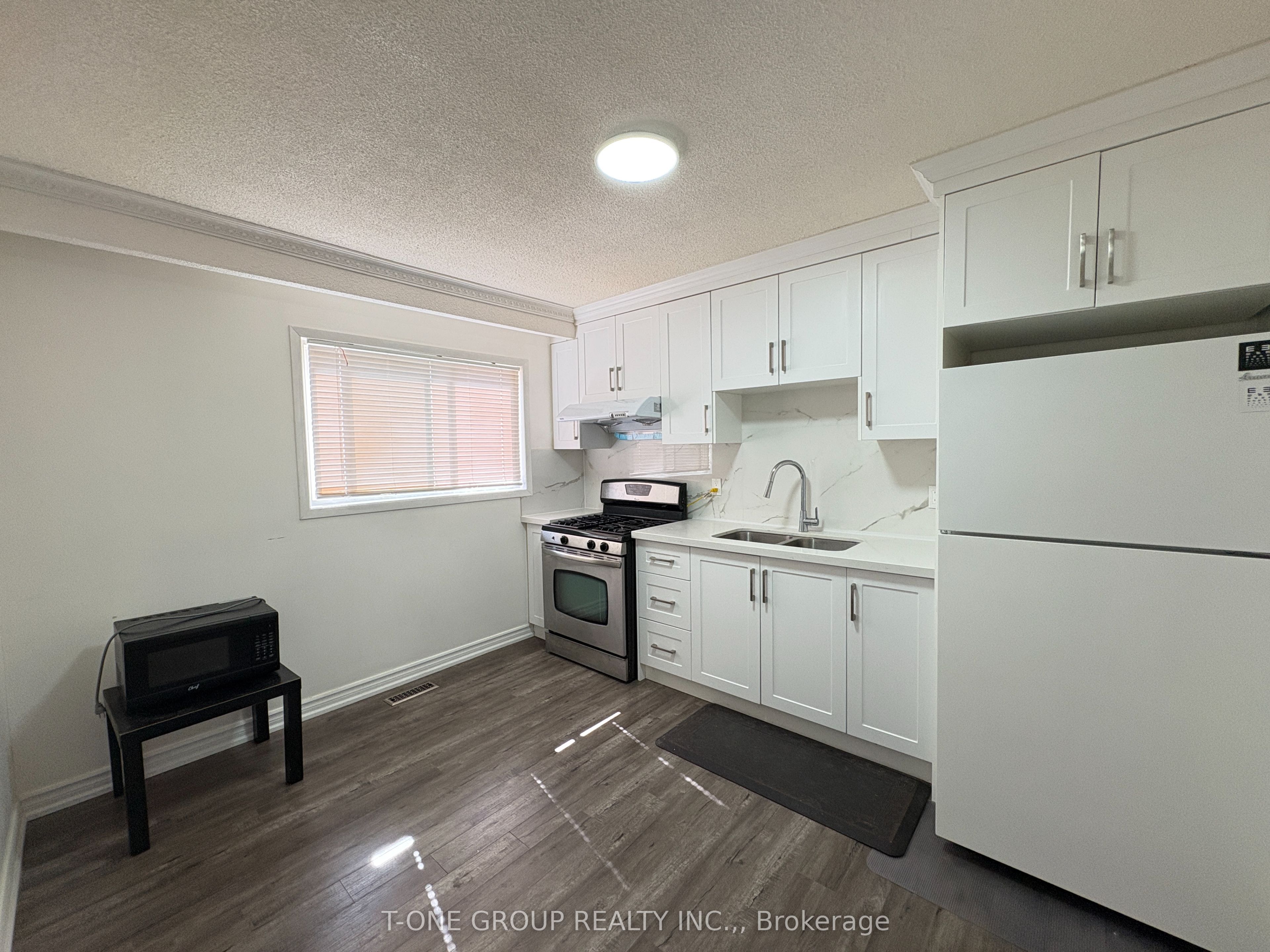 34 Navaho Drive Main Fl, Toronto, ON M2H 2X3 photo 2