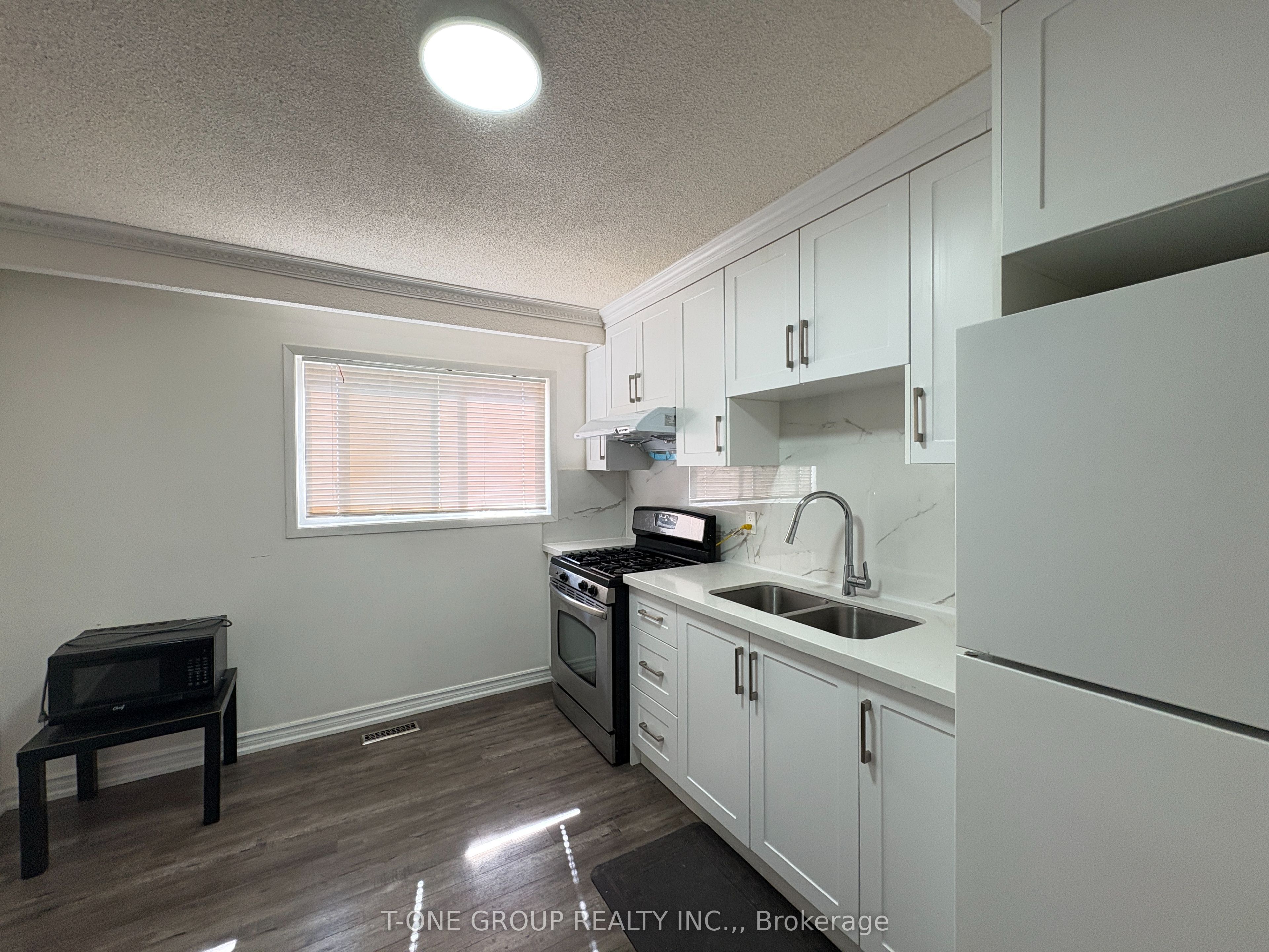 34 Navaho Drive Main Fl, Toronto, ON M2H 2X3 photo 3