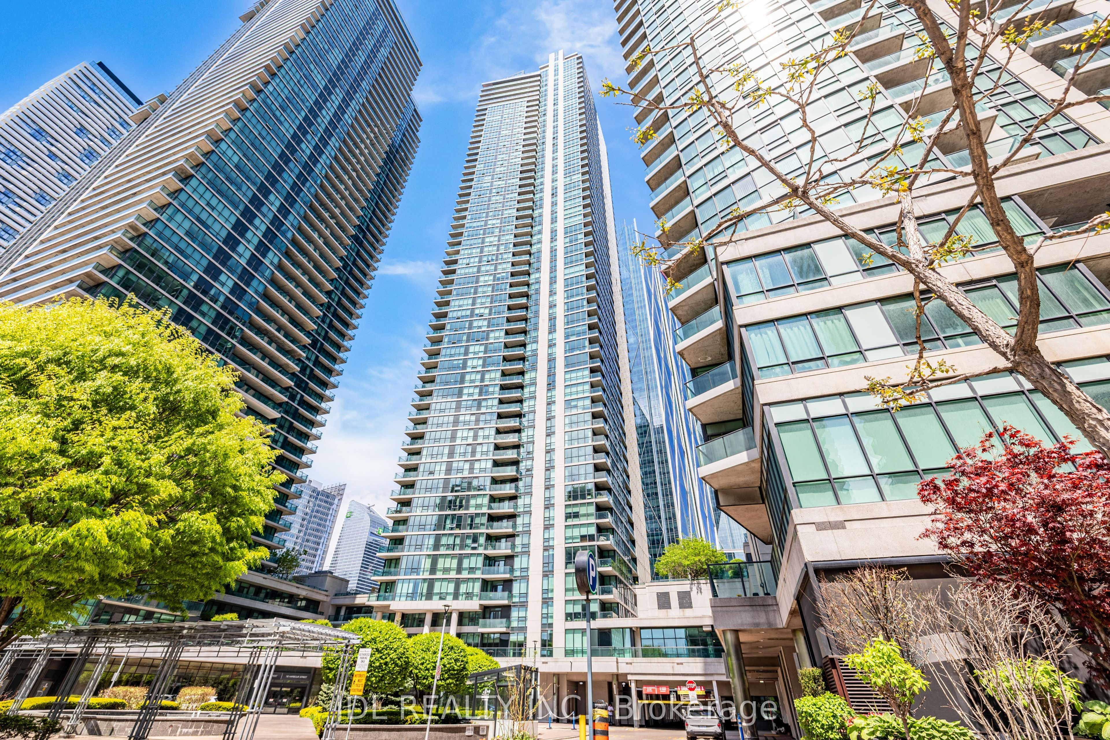 16 Harbour Street 4006, Toronto, ON M5J 2Z7 photo 4