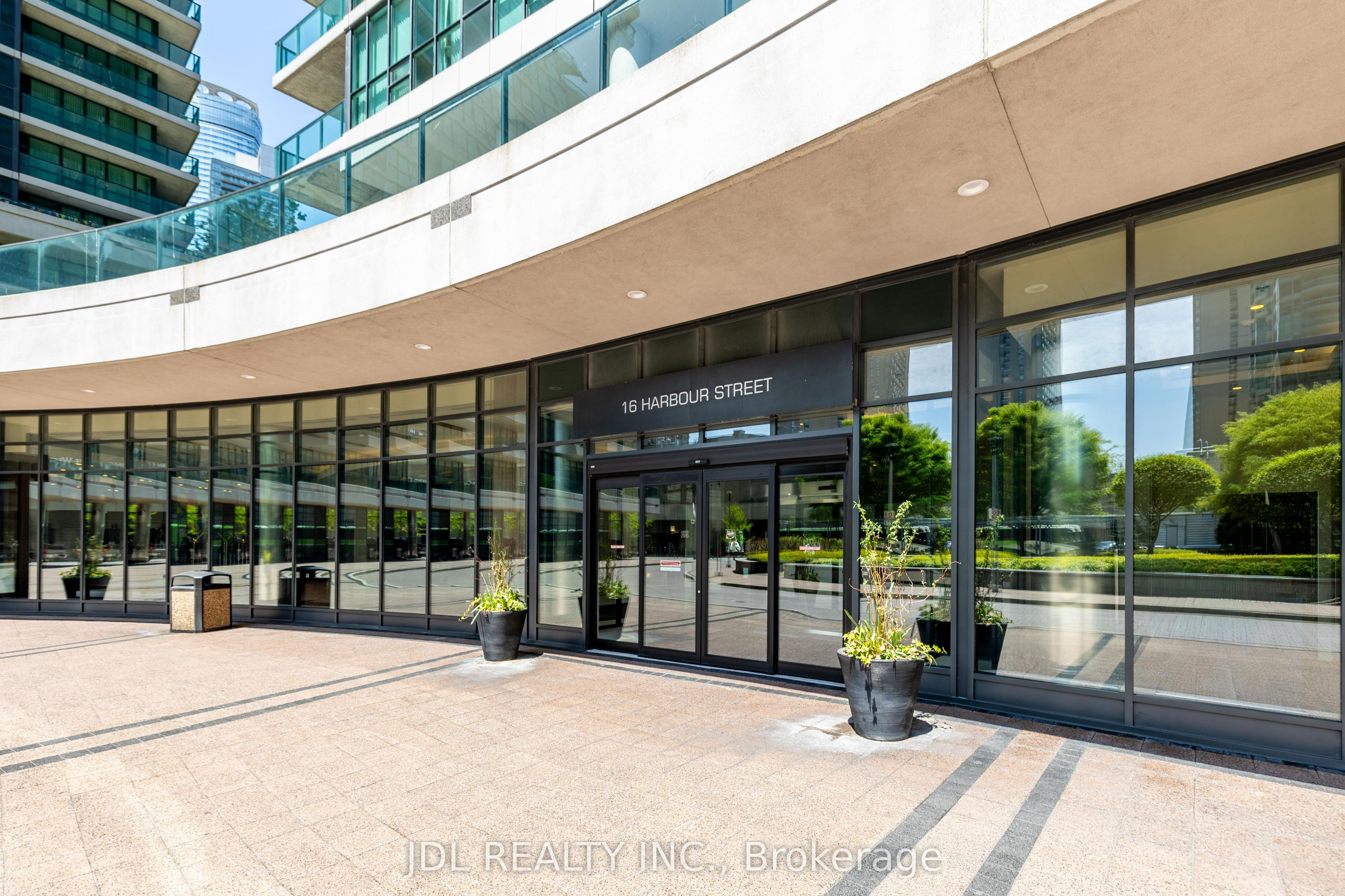 16 Harbour Street 4006, Toronto, ON M5J 2Z7 photo 5