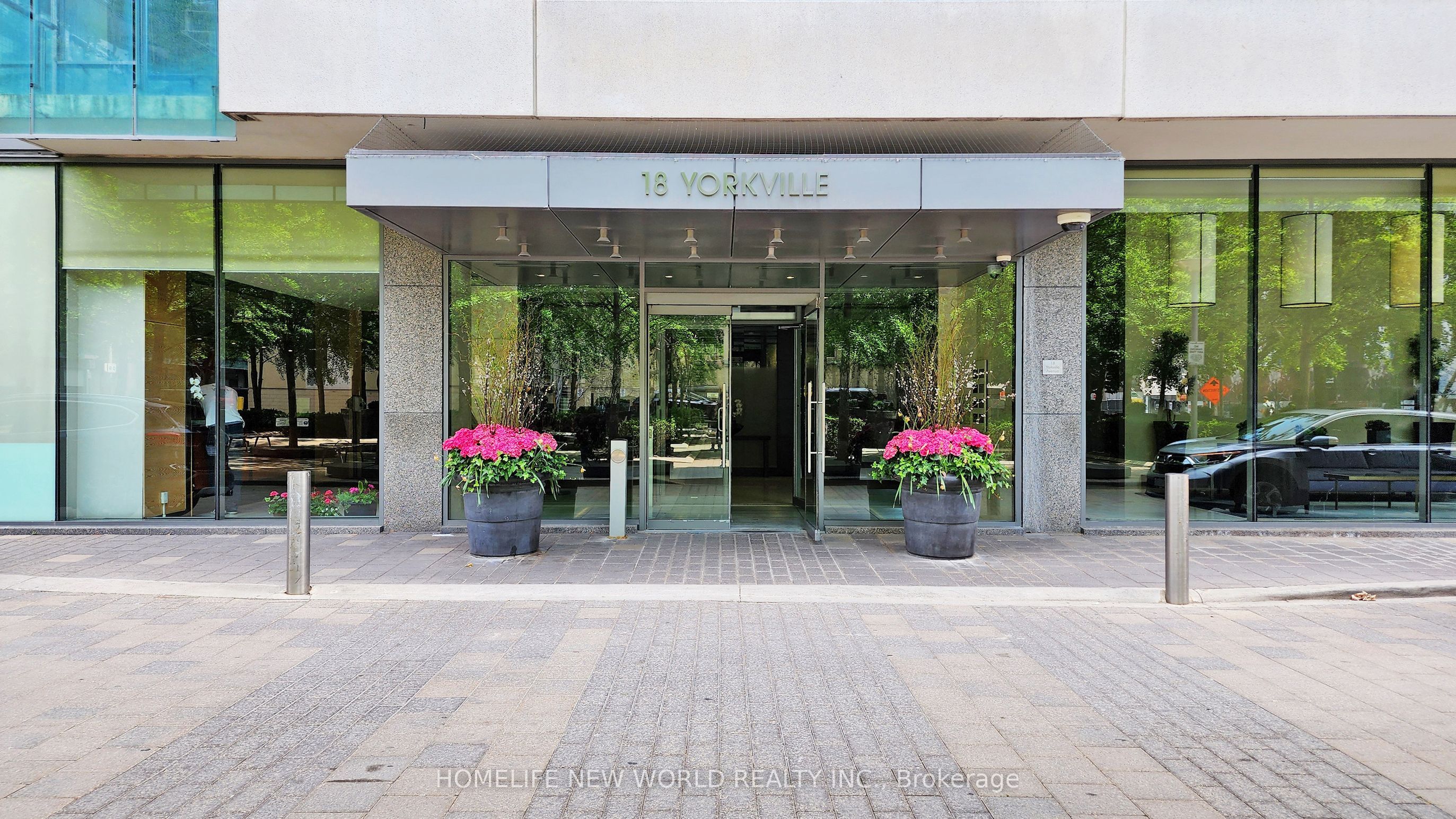 18 Yorkville Avenue 312, Toronto, ON M4W 3Y8 photo 3