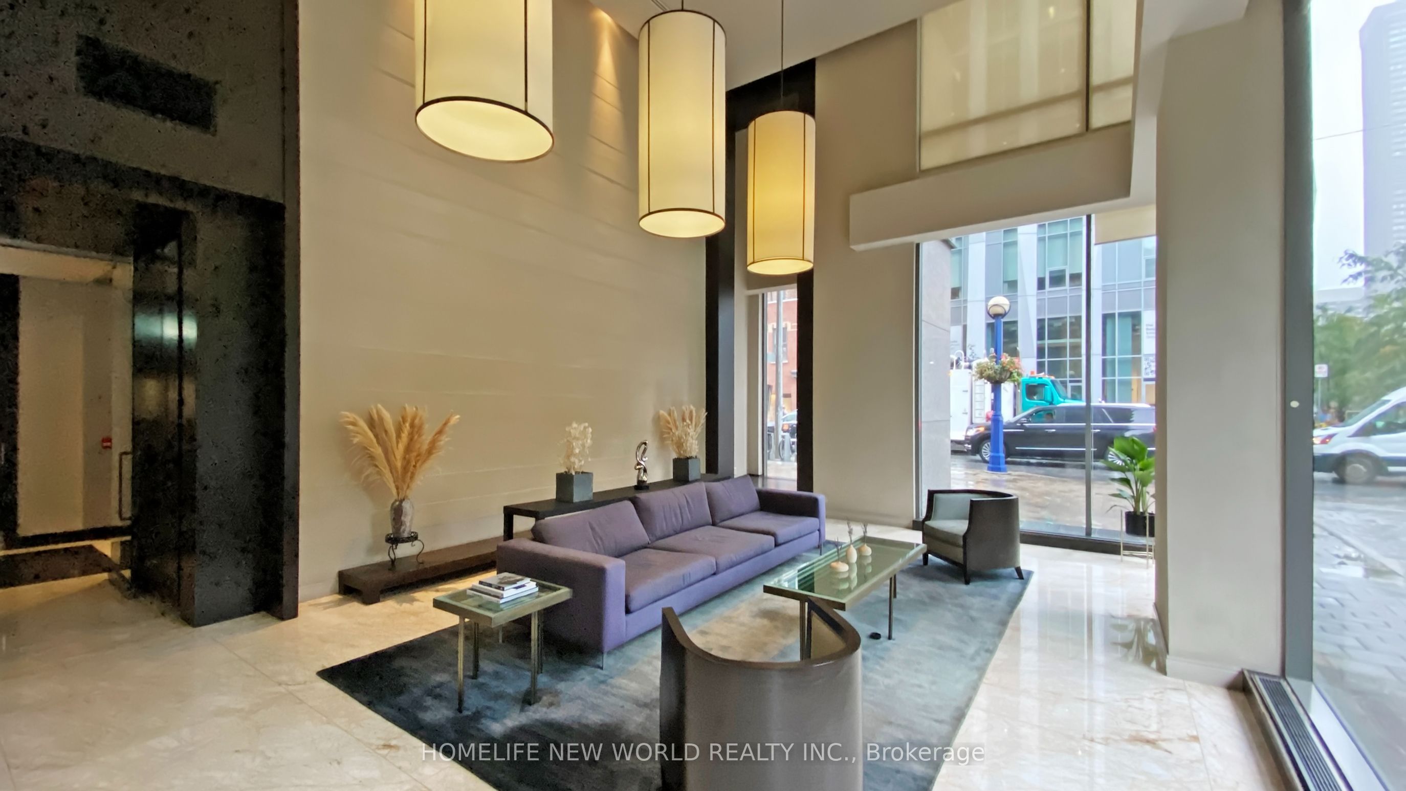 18 Yorkville Avenue 312, Toronto, ON M4W 3Y8 photo 5