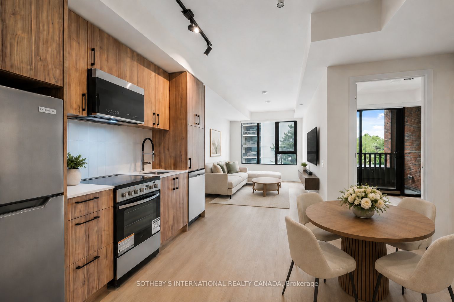 109 Erskine Avenue 408, Toronto, ON M4P 0G8