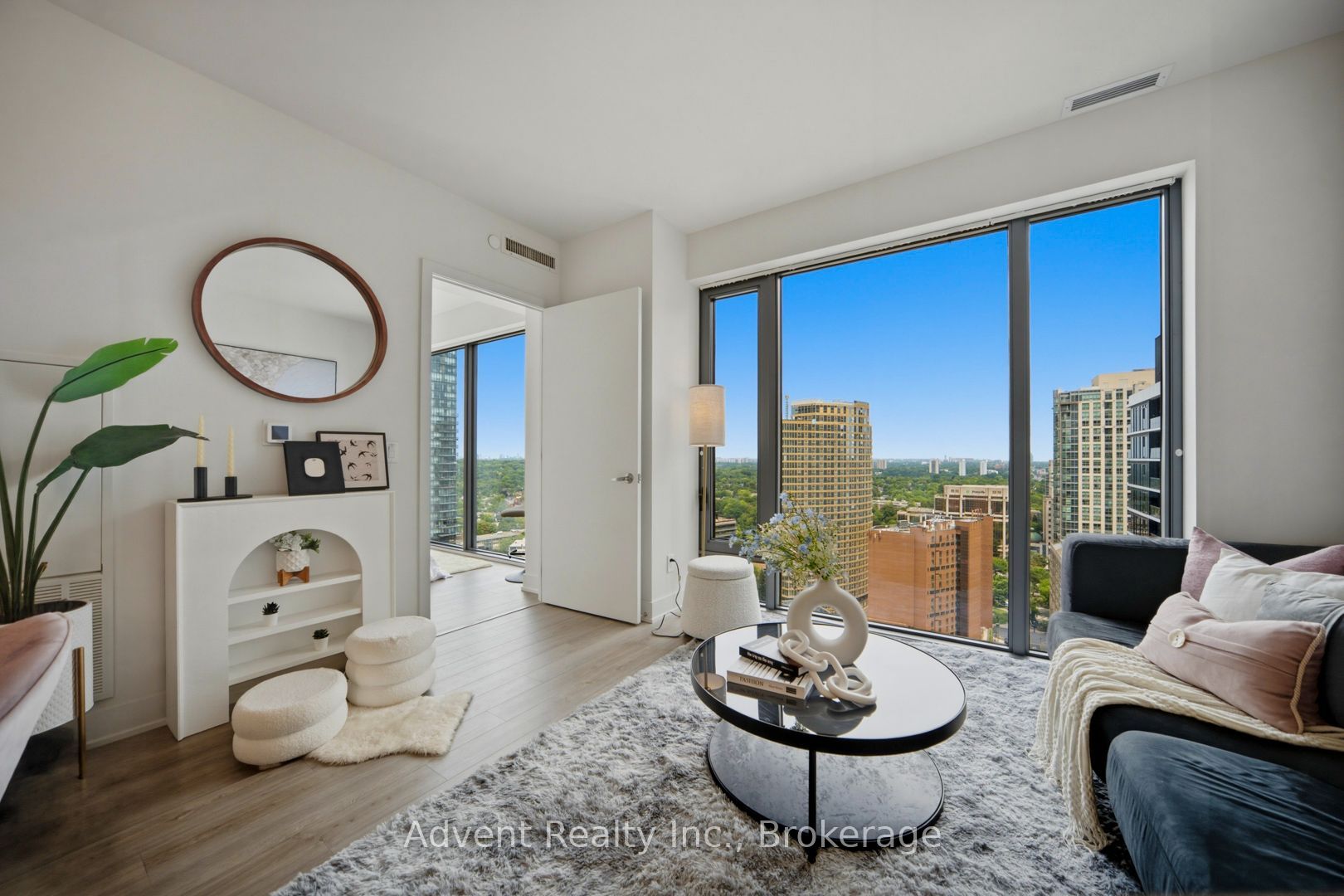 8 Cumberland Street 2308, Toronto, ON M4W 0B6 photo 2