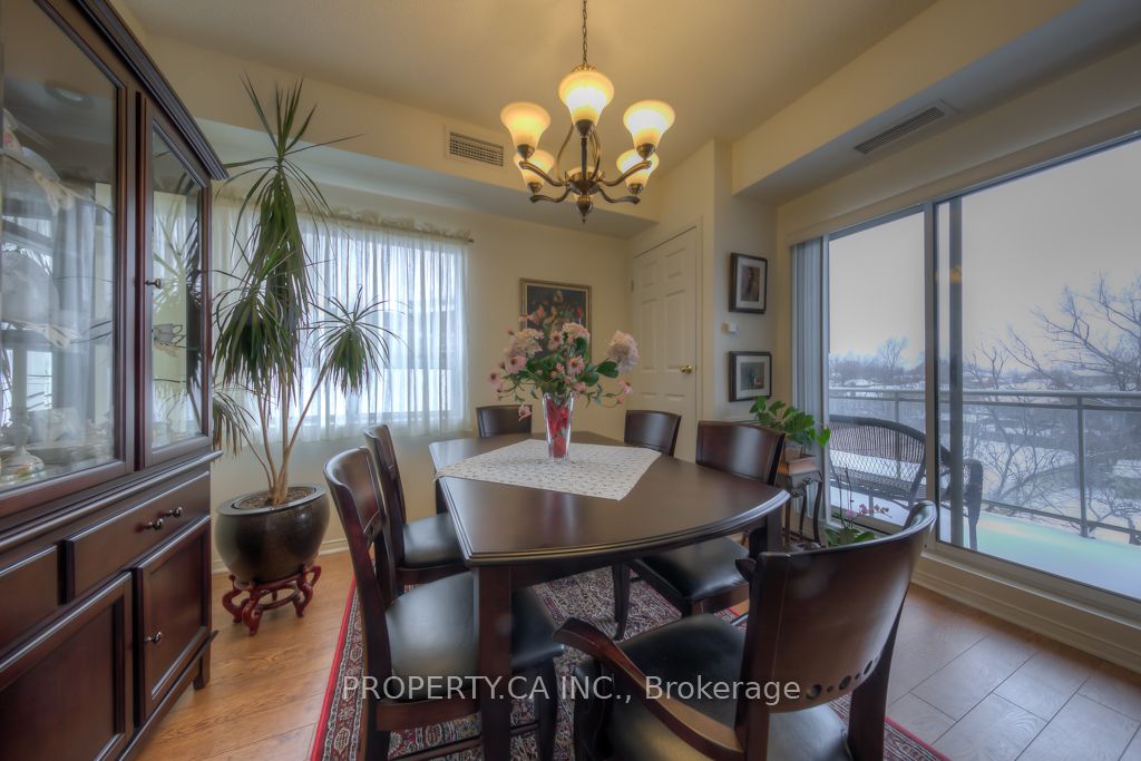 778 Sheppard Avenue W 301, Toronto, ON M3H 6B7 photo 2