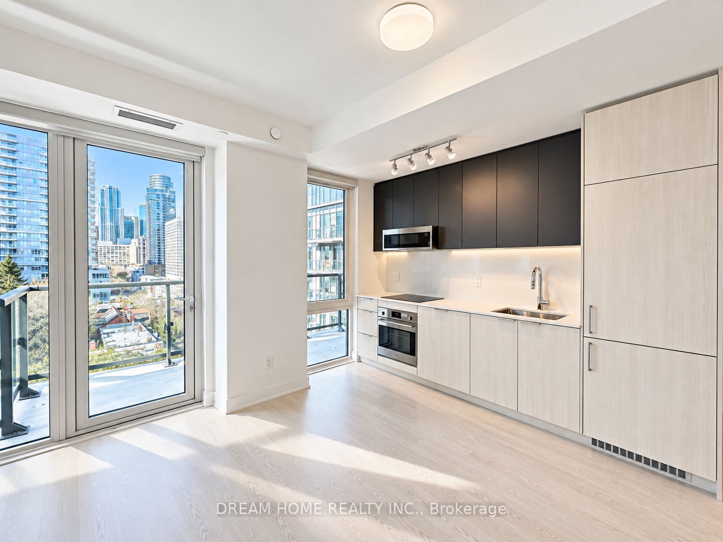 308 Jarvis Street 917, Toronto, ON M5B 0E3 photo 2