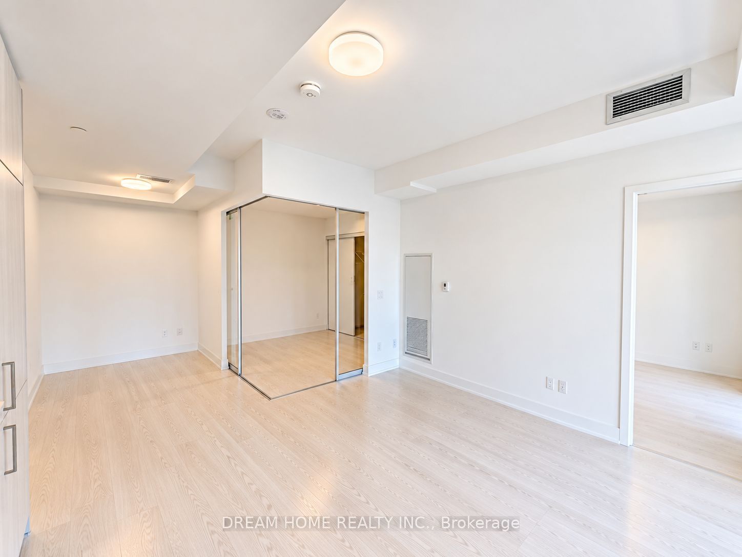 308 Jarvis Street 917, Toronto, ON M5B 0E3 photo 5