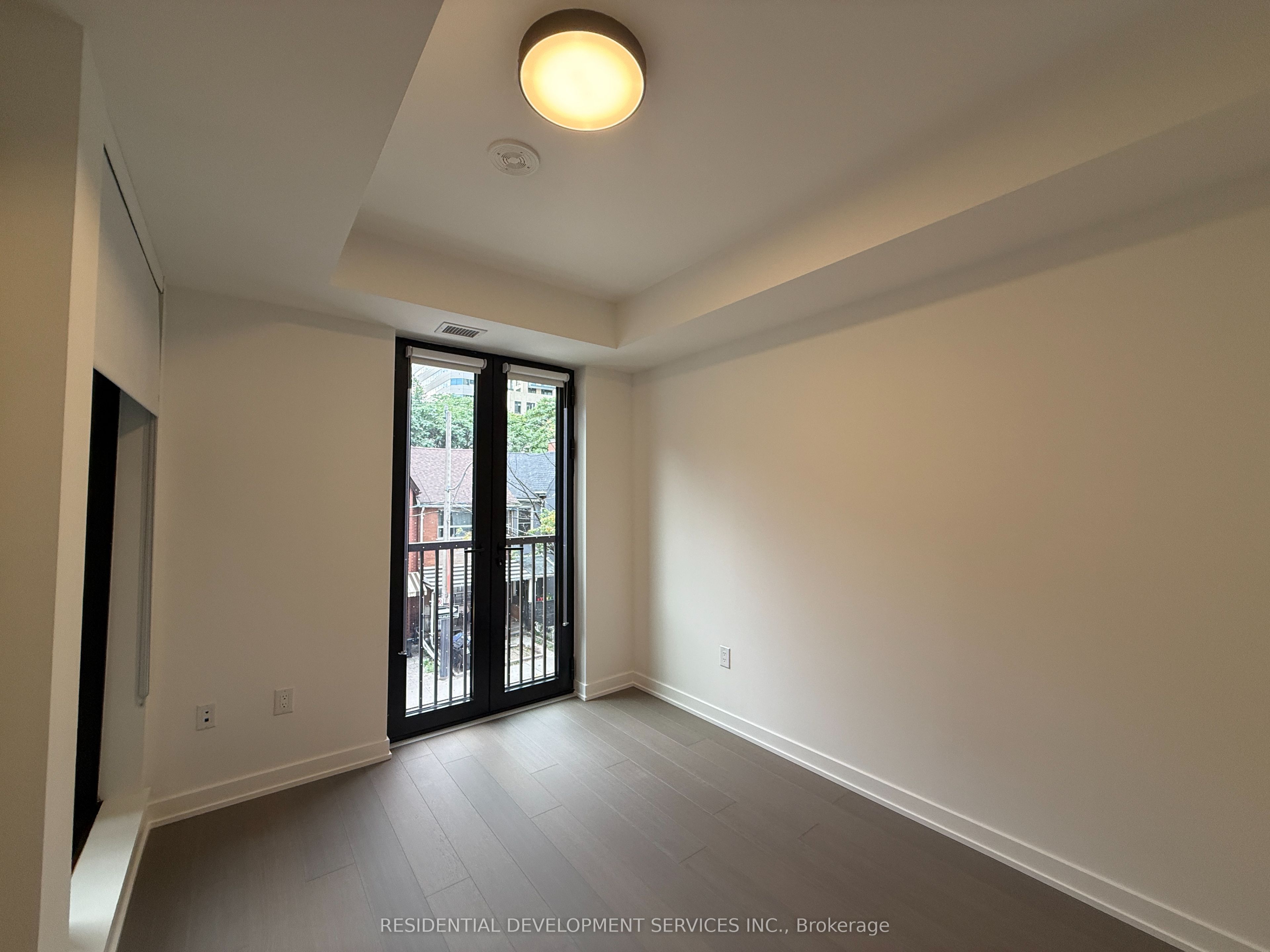 123 Portland Street 202, Toronto, ON M5V 0V9 photo 4