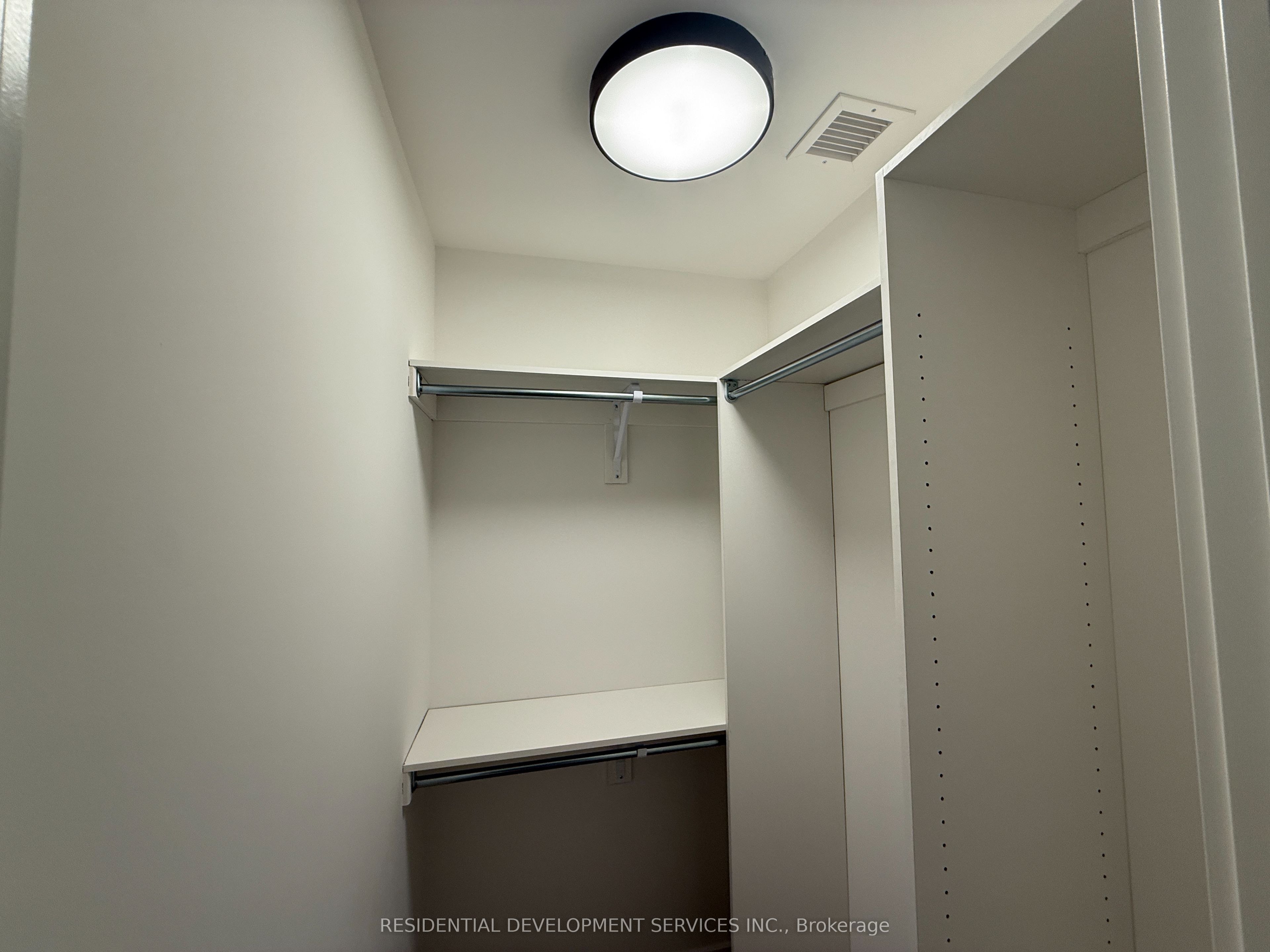123 Portland Street 202, Toronto, ON M5V 0V9 photo 5