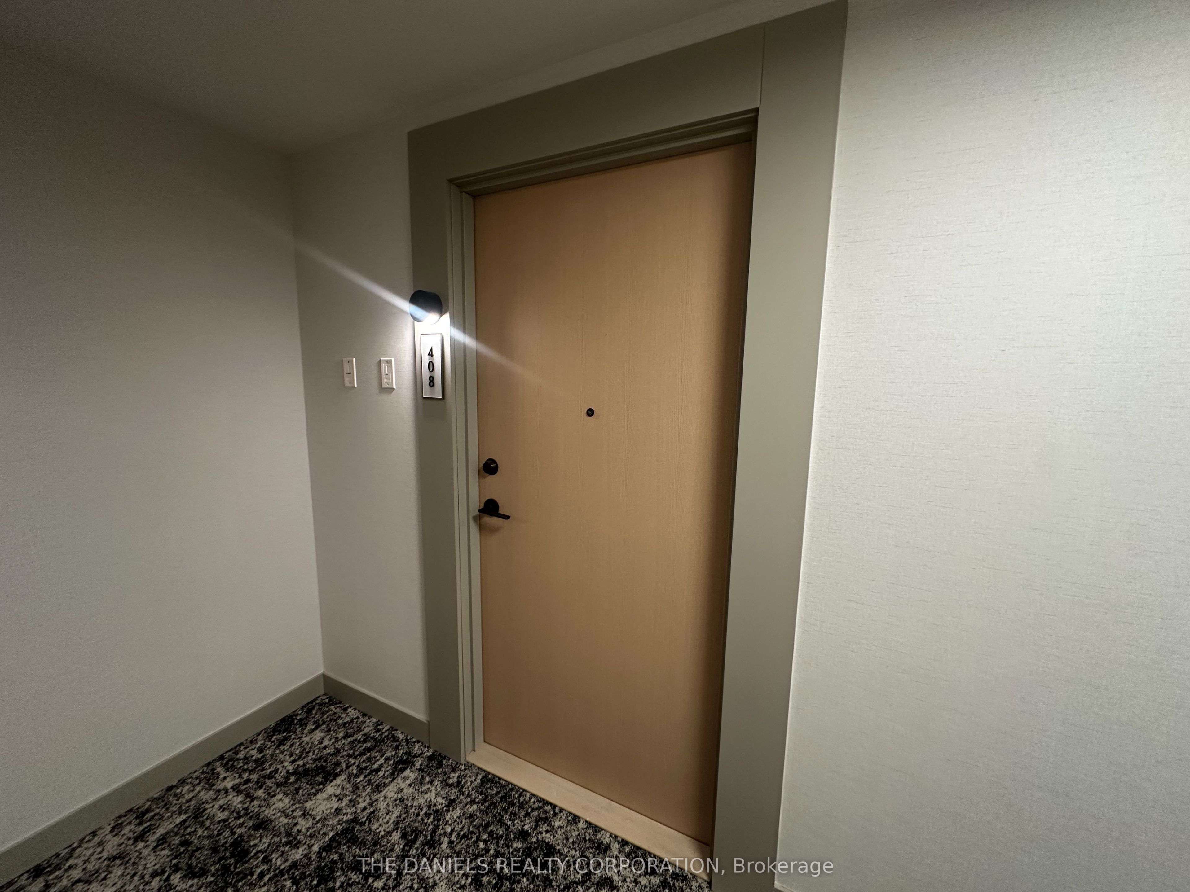 10 Oak Street 408, Toronto, ON M5A 0Z1 photo 4