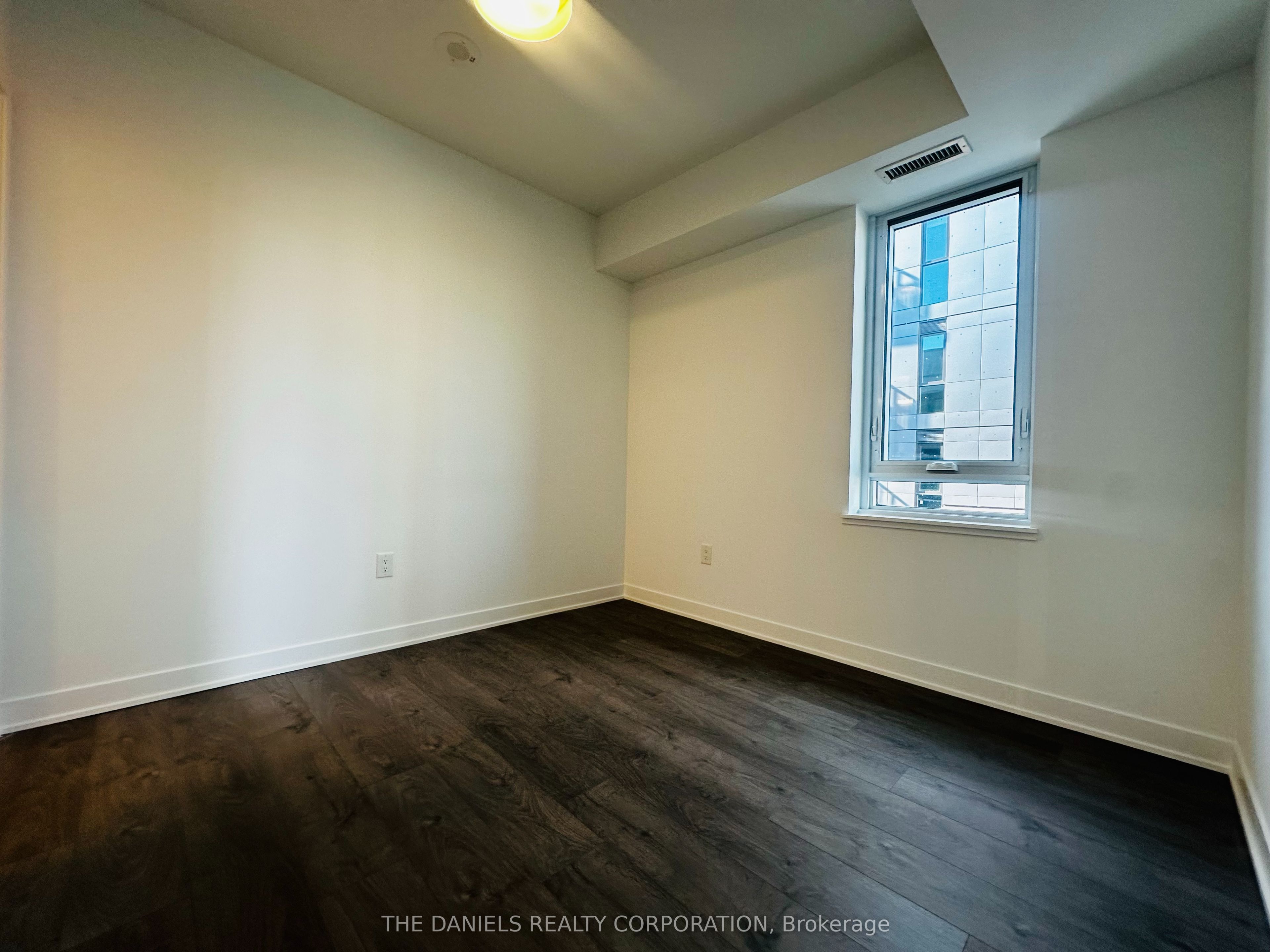 10 Oak Street 408, Toronto, ON M5A 0Z1 photo 5