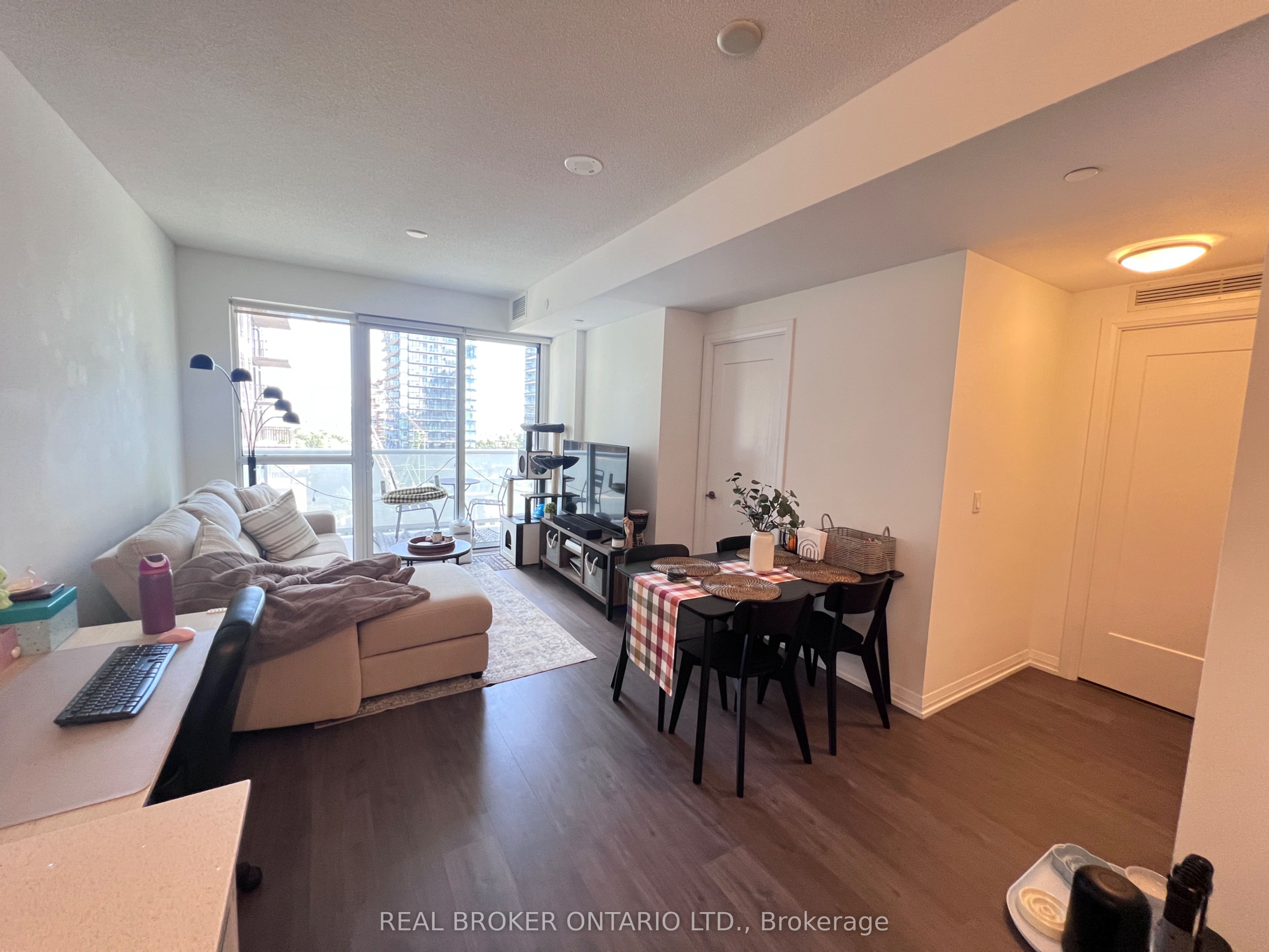 101 Erskine Avenue 1207, Toronto, ON M4P 0C5 photo 3
