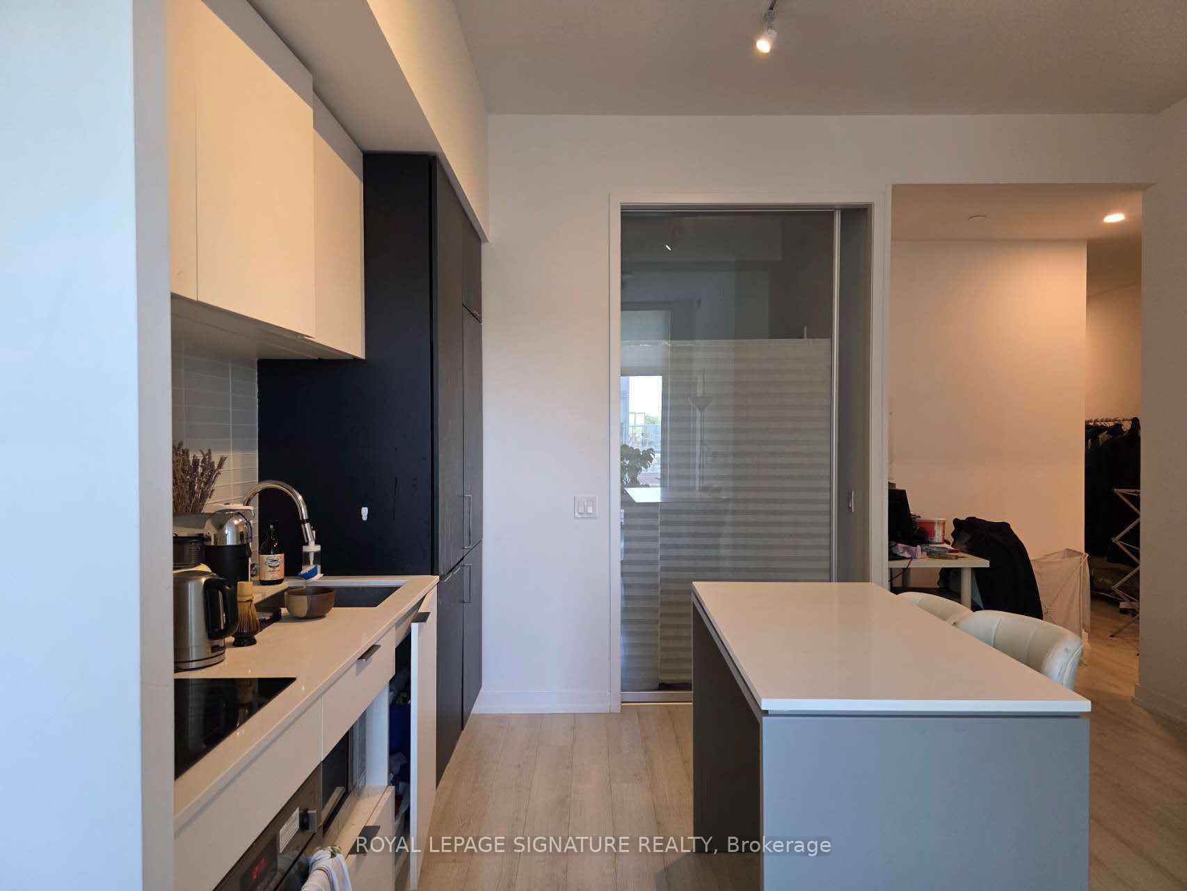 33 Helendale Avenue 421, Toronto, ON M4R 0A4 photo 3