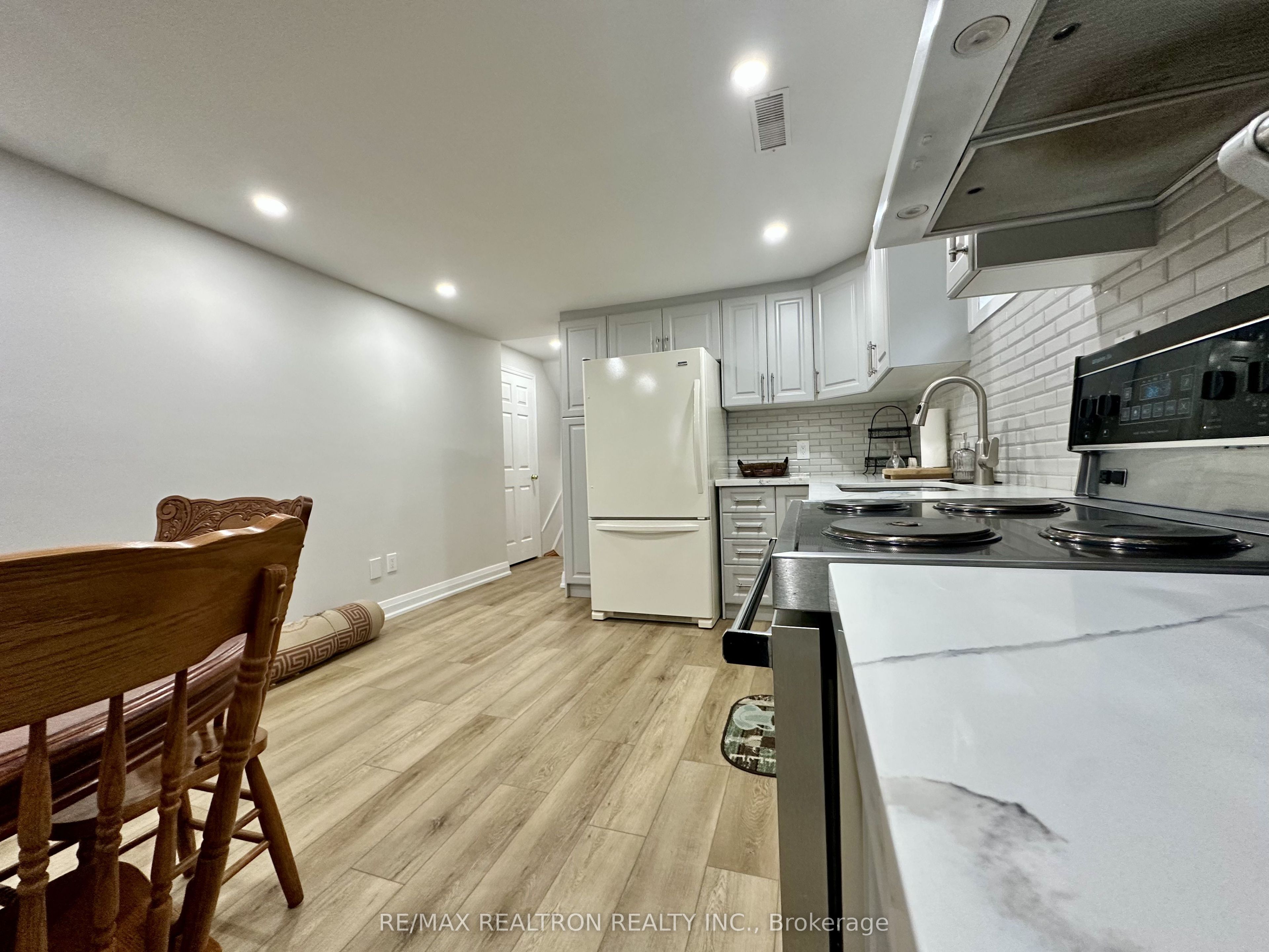 237 Shawnee Circle, Toronto, ON M2H 2Y3 photo 3