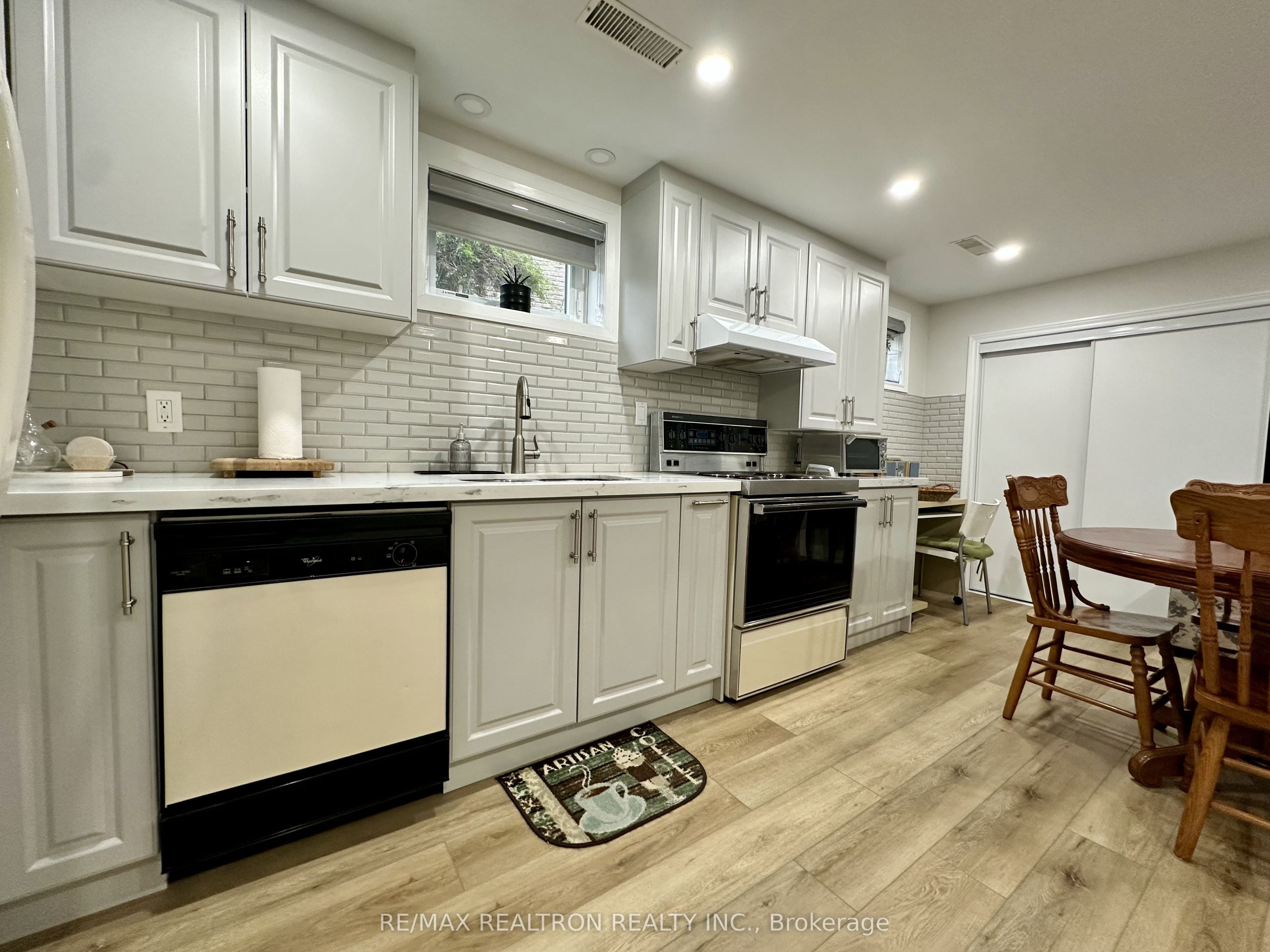 237 Shawnee Circle, Toronto, ON M2H 2Y3 photo 4