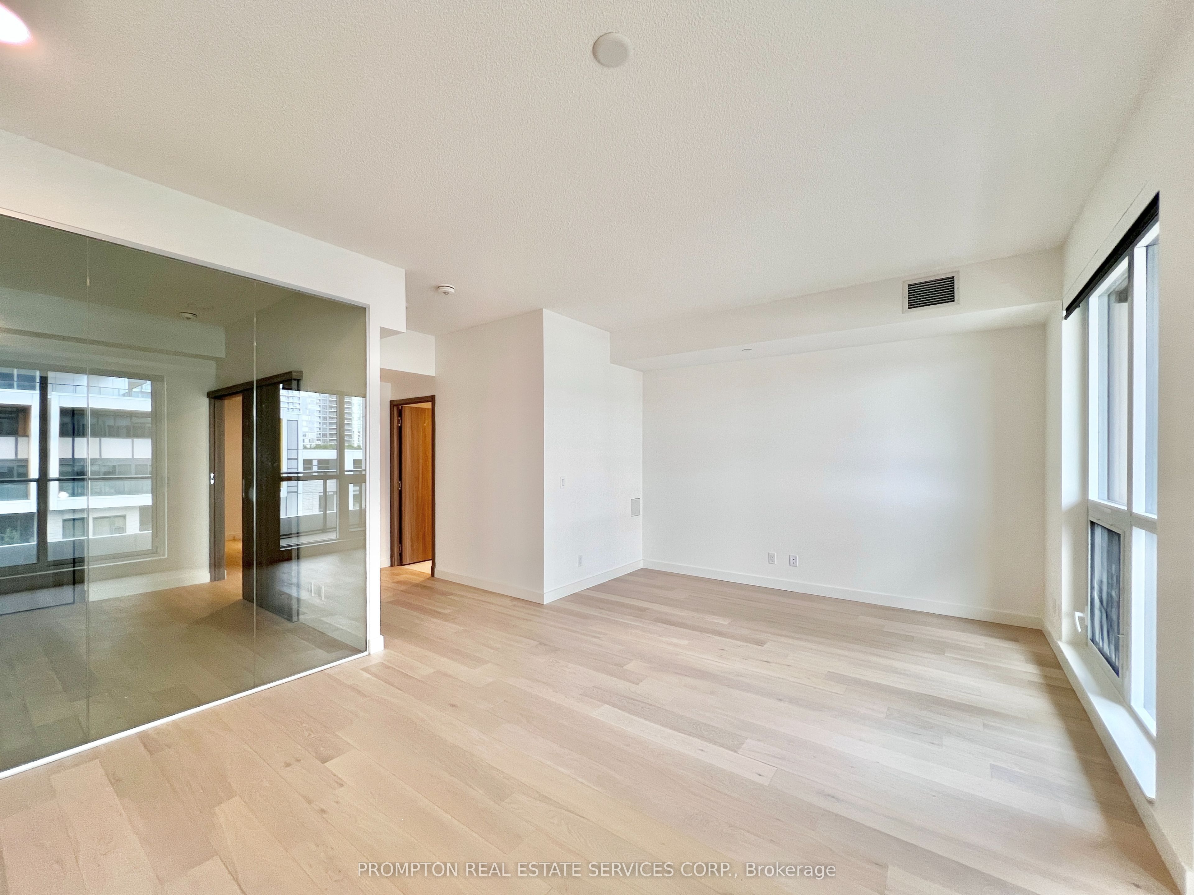 27 McMahon Drive V316, Toronto, ON M2K 0J2 photo 3