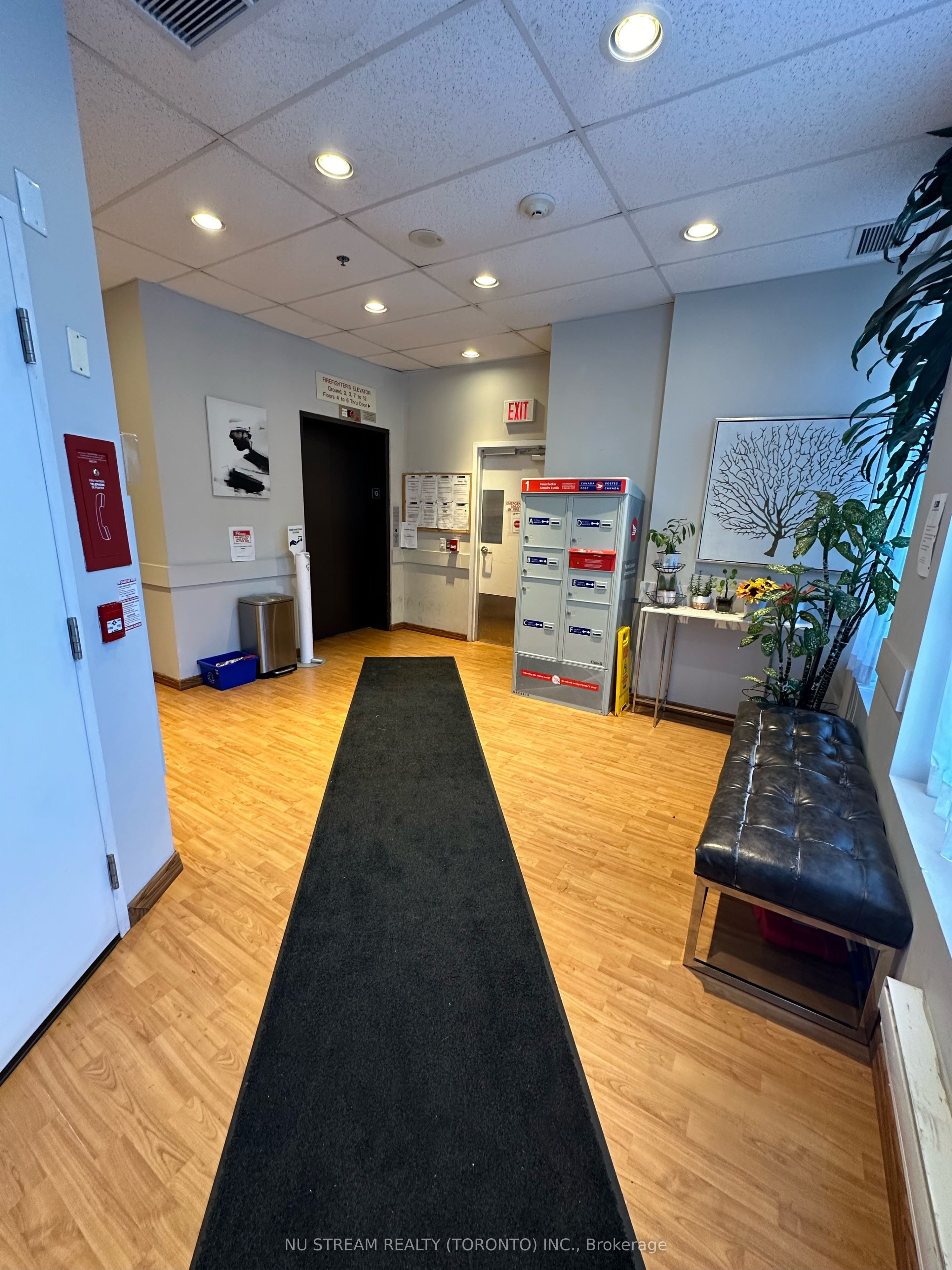 15 Maplewood Avenue 910, Toronto, ON M6C 4B4 photo 3
