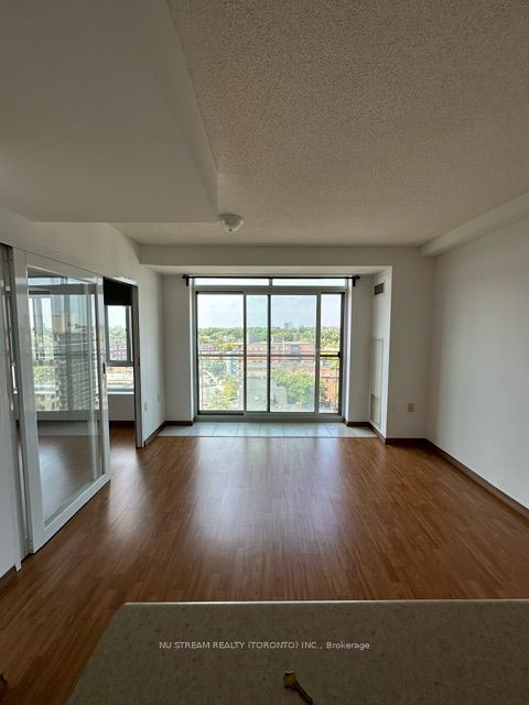15 Maplewood Avenue 910, Toronto, ON M6C 4B4 photo 5