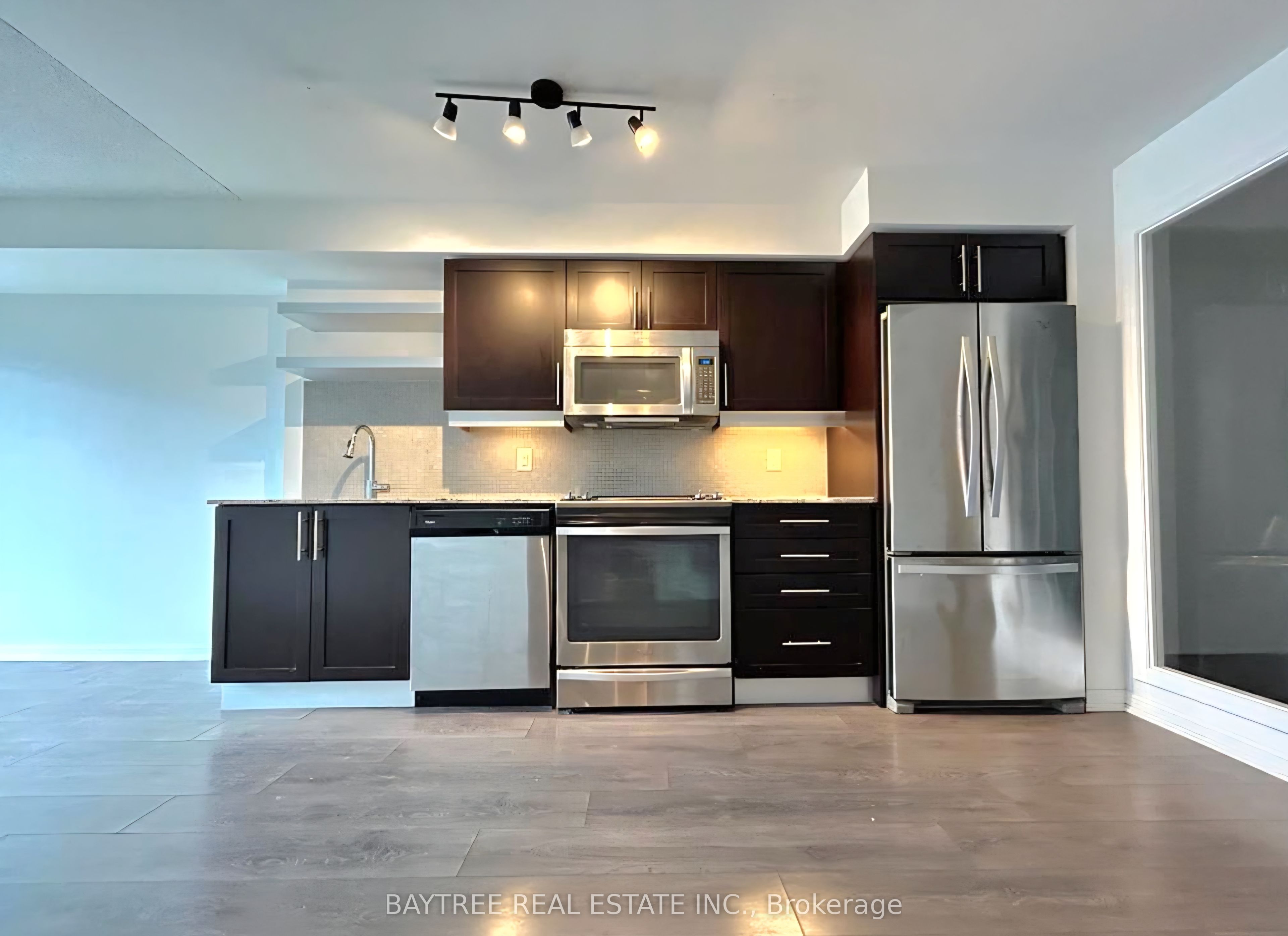 400 Adelaide Street E 1109, Toronto, ON M5A 1N4