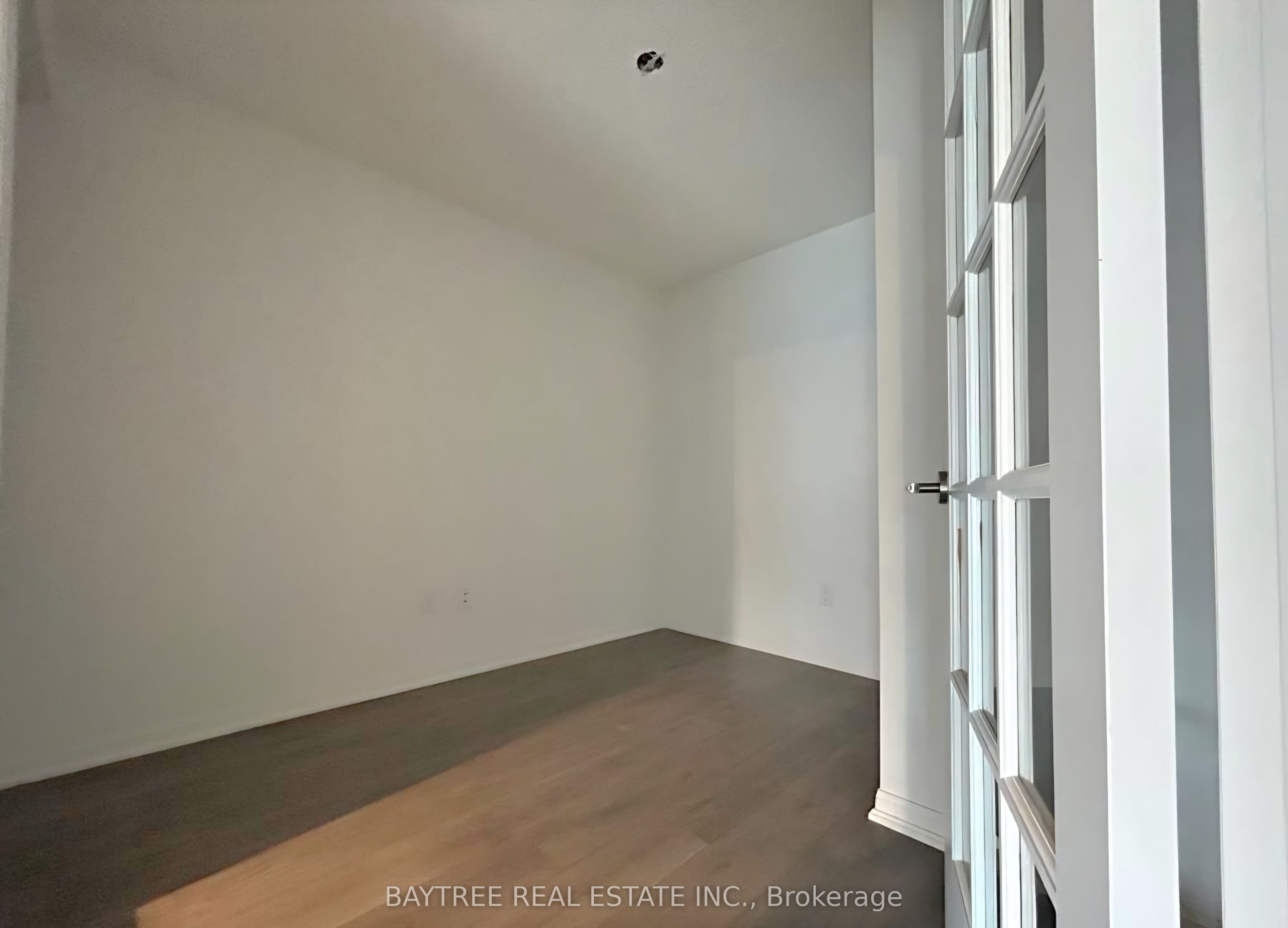 400 Adelaide Street E 1109, Toronto, ON M5A 1N4 photo 3