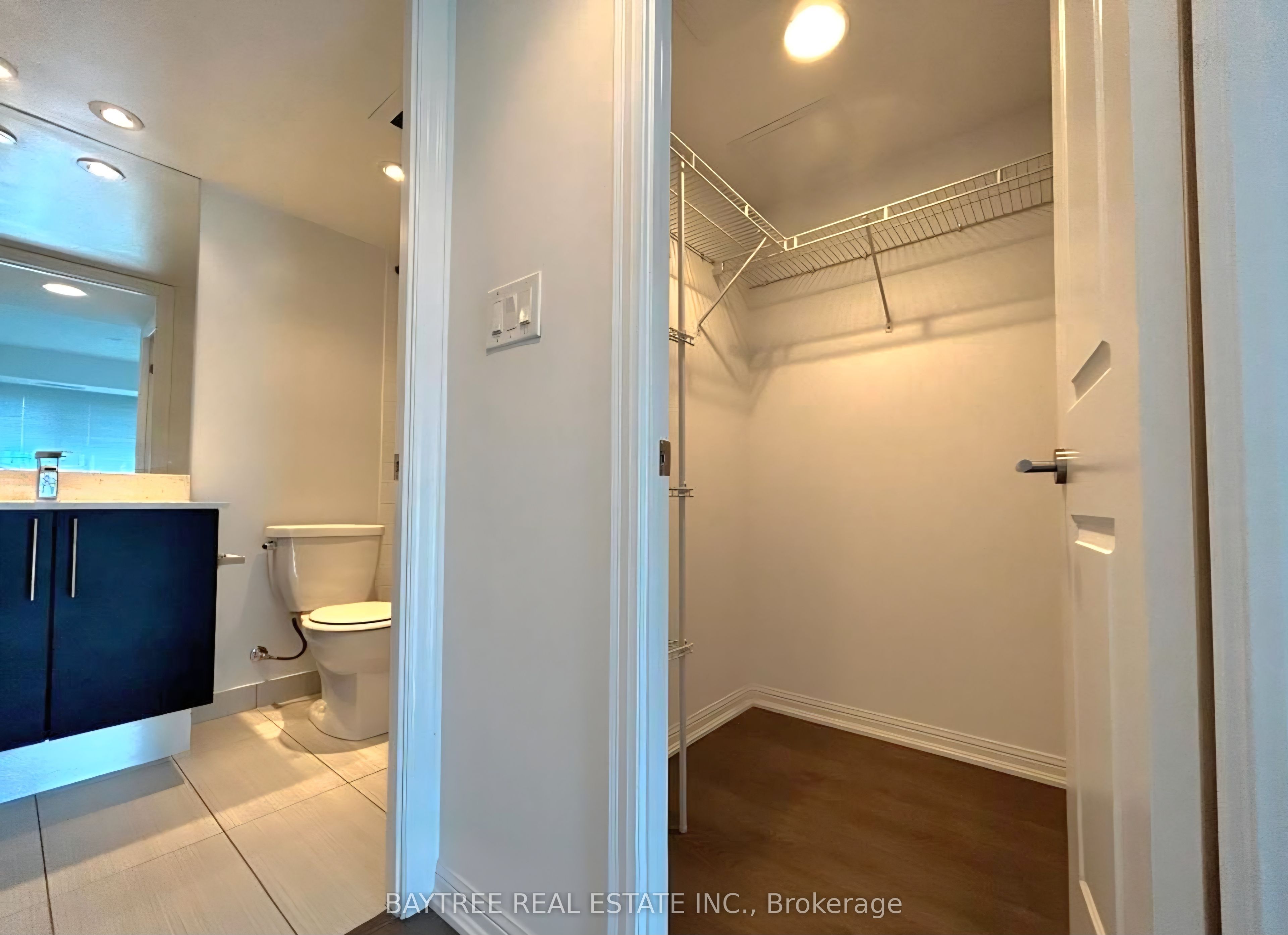 400 Adelaide Street E 1109, Toronto, ON M5A 1N4 photo 5