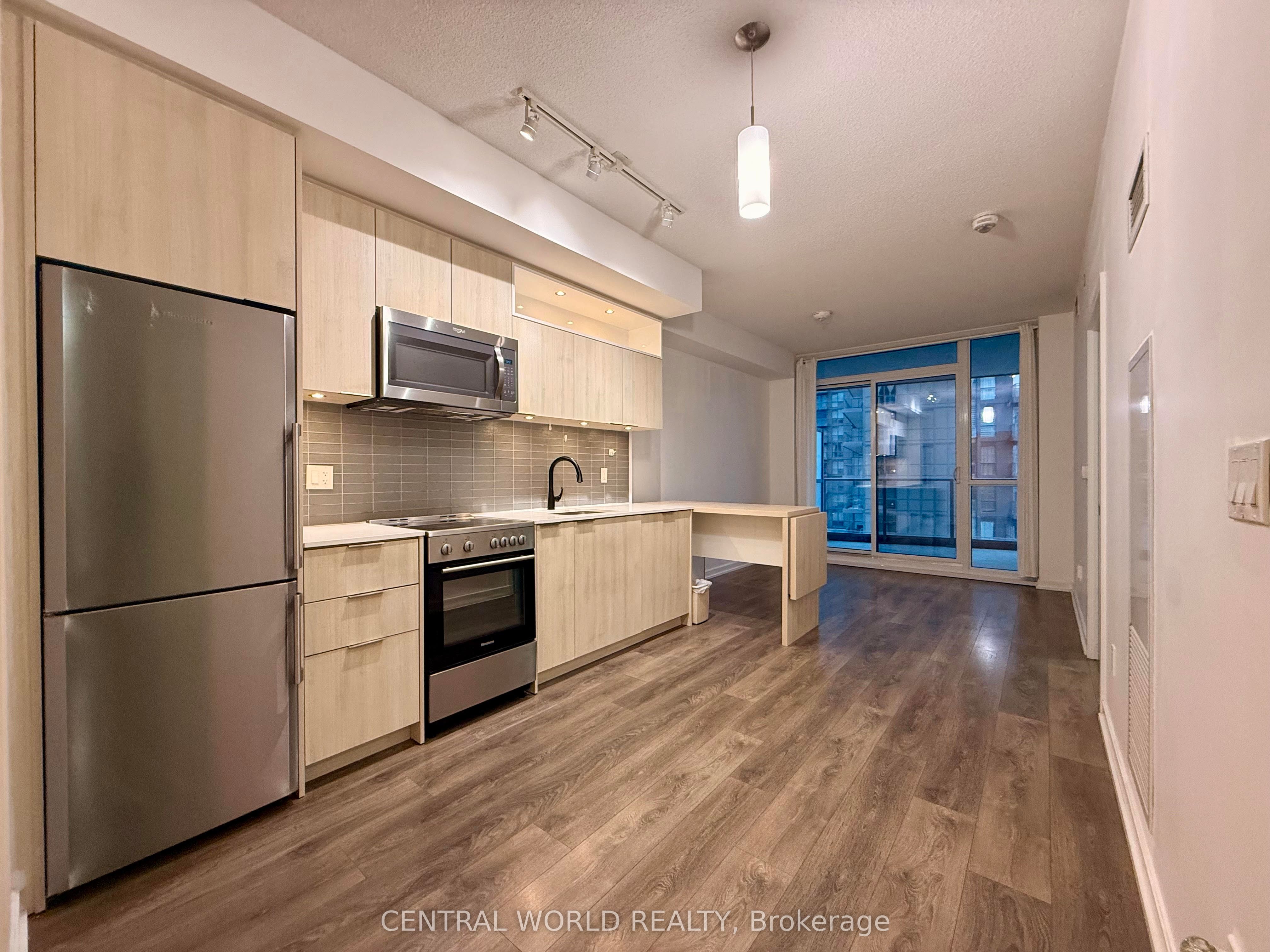 50 FOREST MANOR Road 901, Toronto, ON M2J 0E3